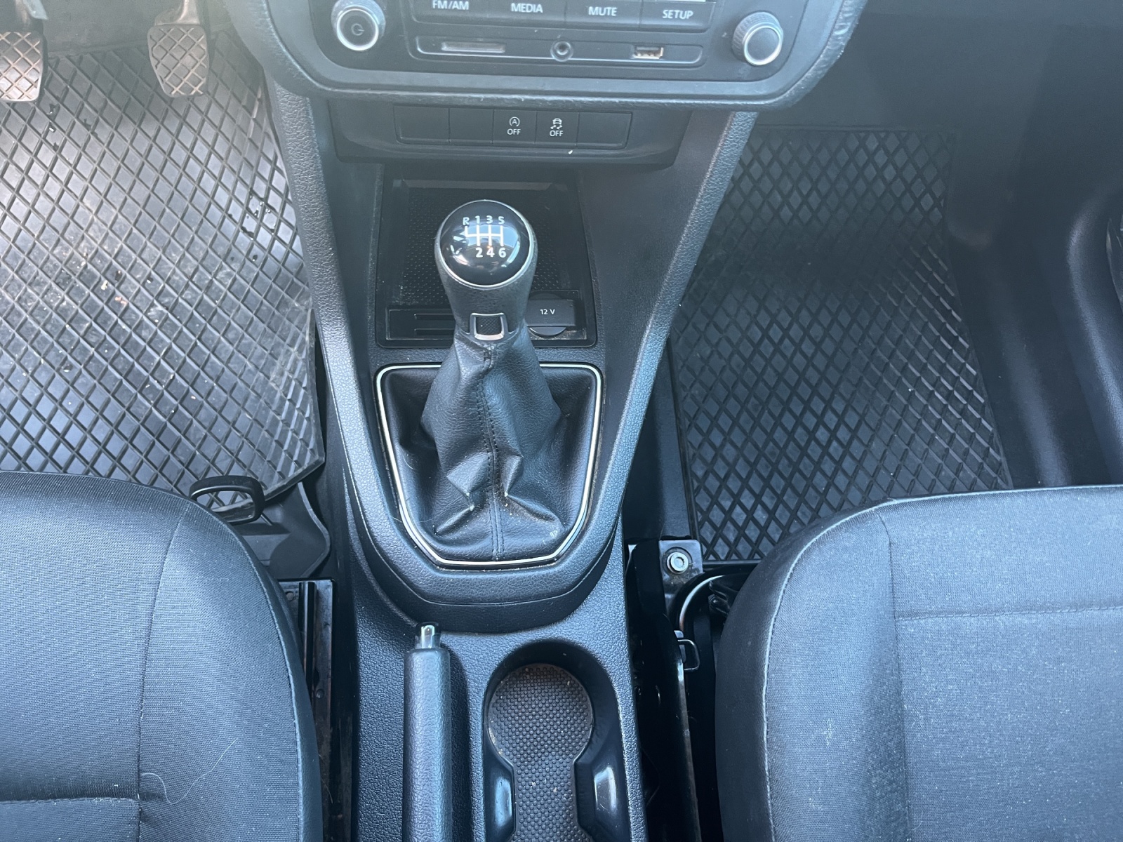 VW Caddy 2.0TDI BlueMotion Technology-image-11