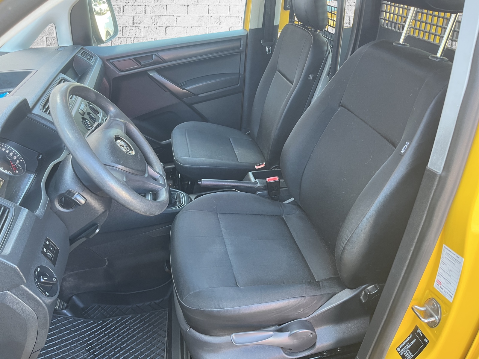 VW Caddy 2.0TDI BlueMotion Technology-image-8