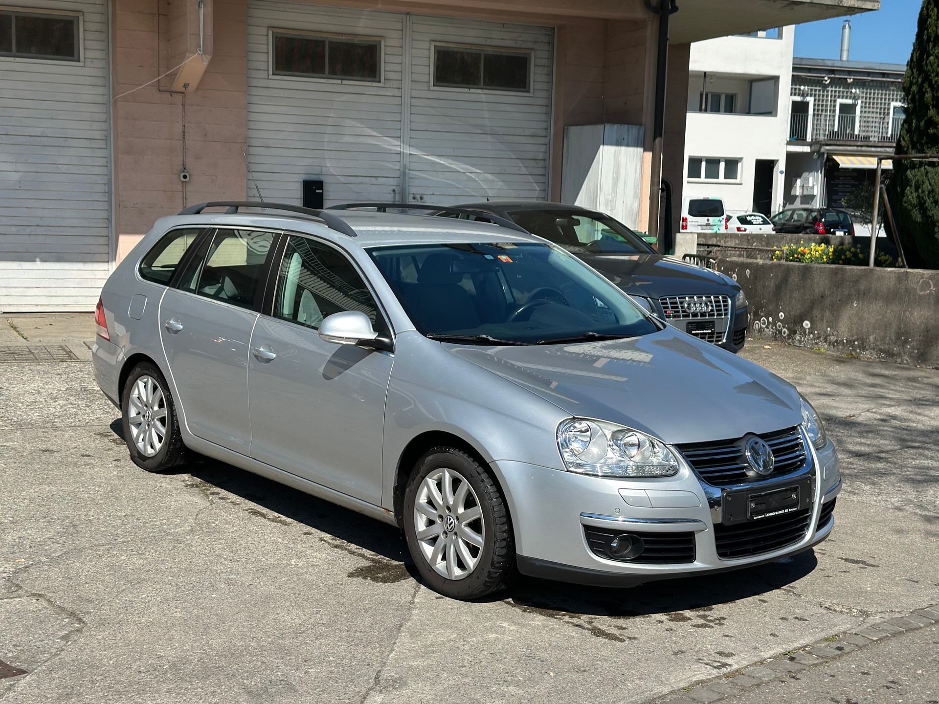 VW Golf Variant 1.9 TDI Comfortline 4Motion-image-1