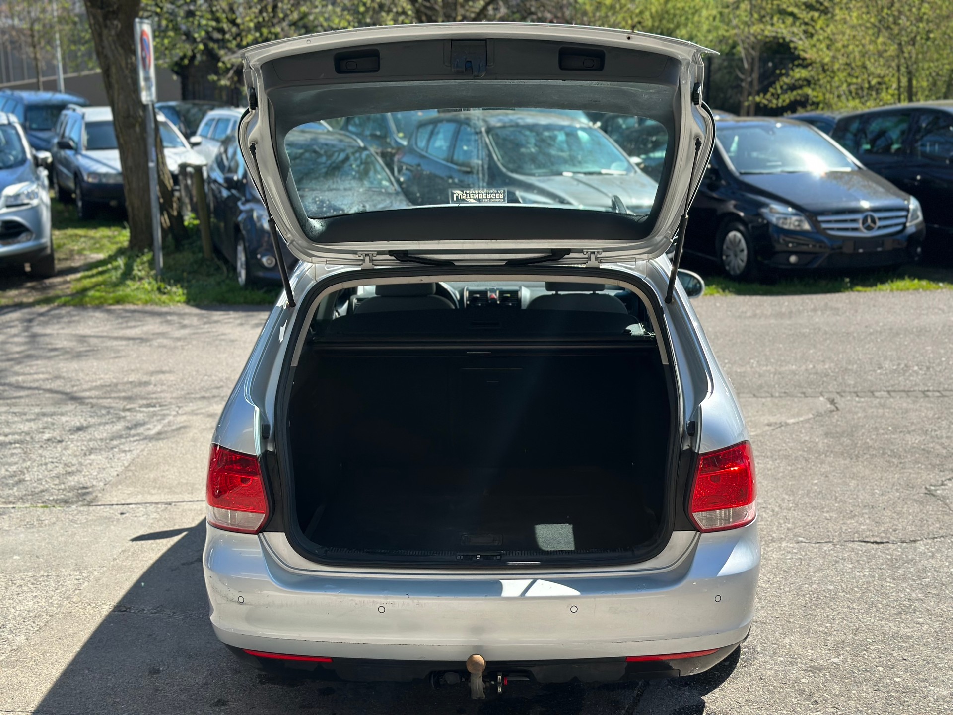 VW Golf Variant 1.9 TDI Comfortline 4Motion-image-5