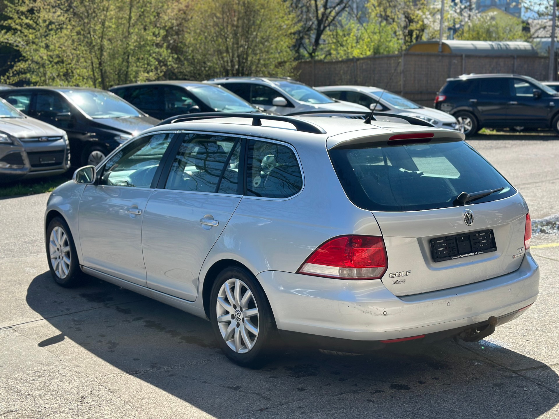 VW Golf Variant 1.9 TDI Comfortline 4Motion-image-3
