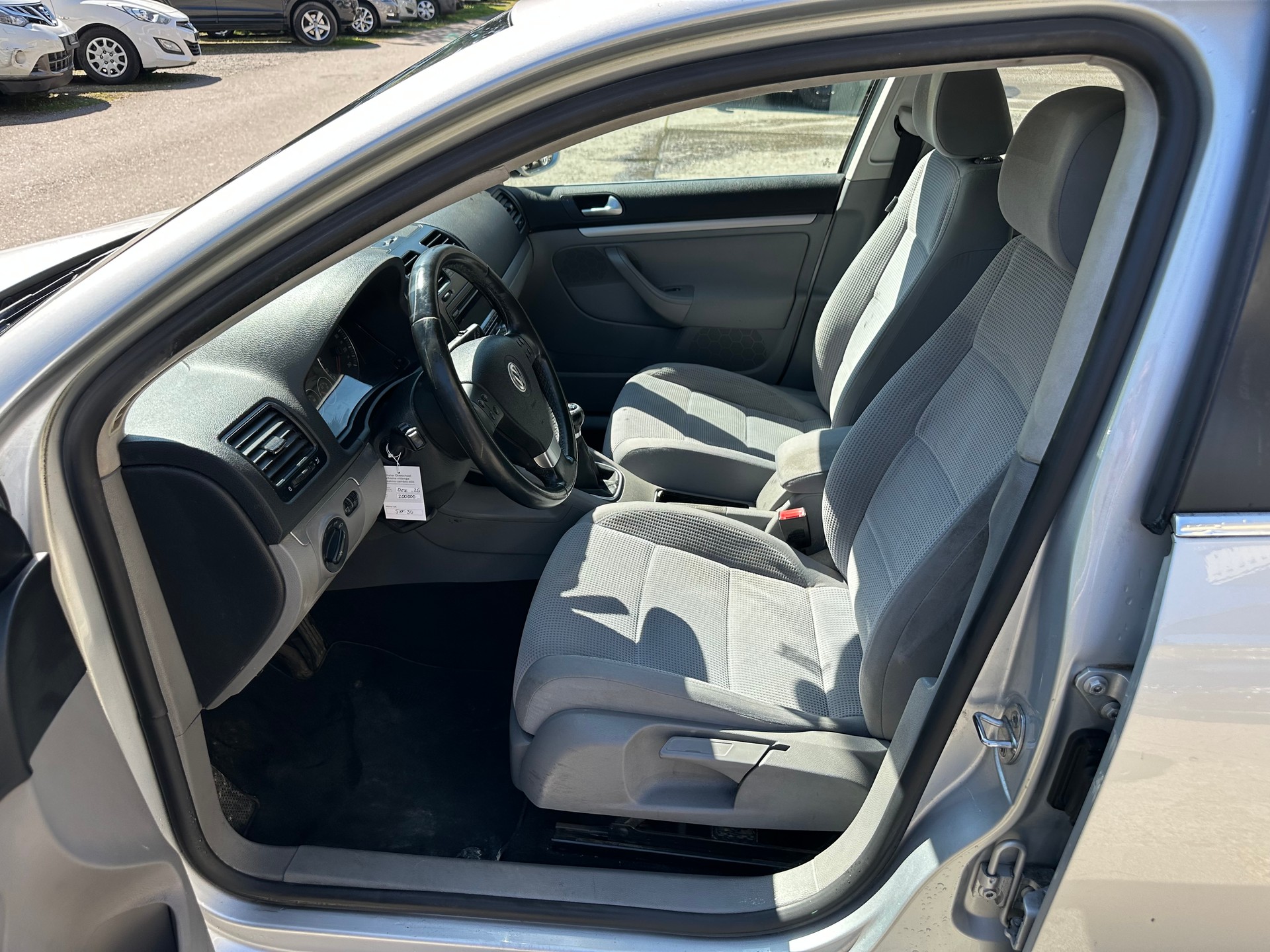 VW Golf Variant 1.9 TDI Comfortline 4Motion-image-9