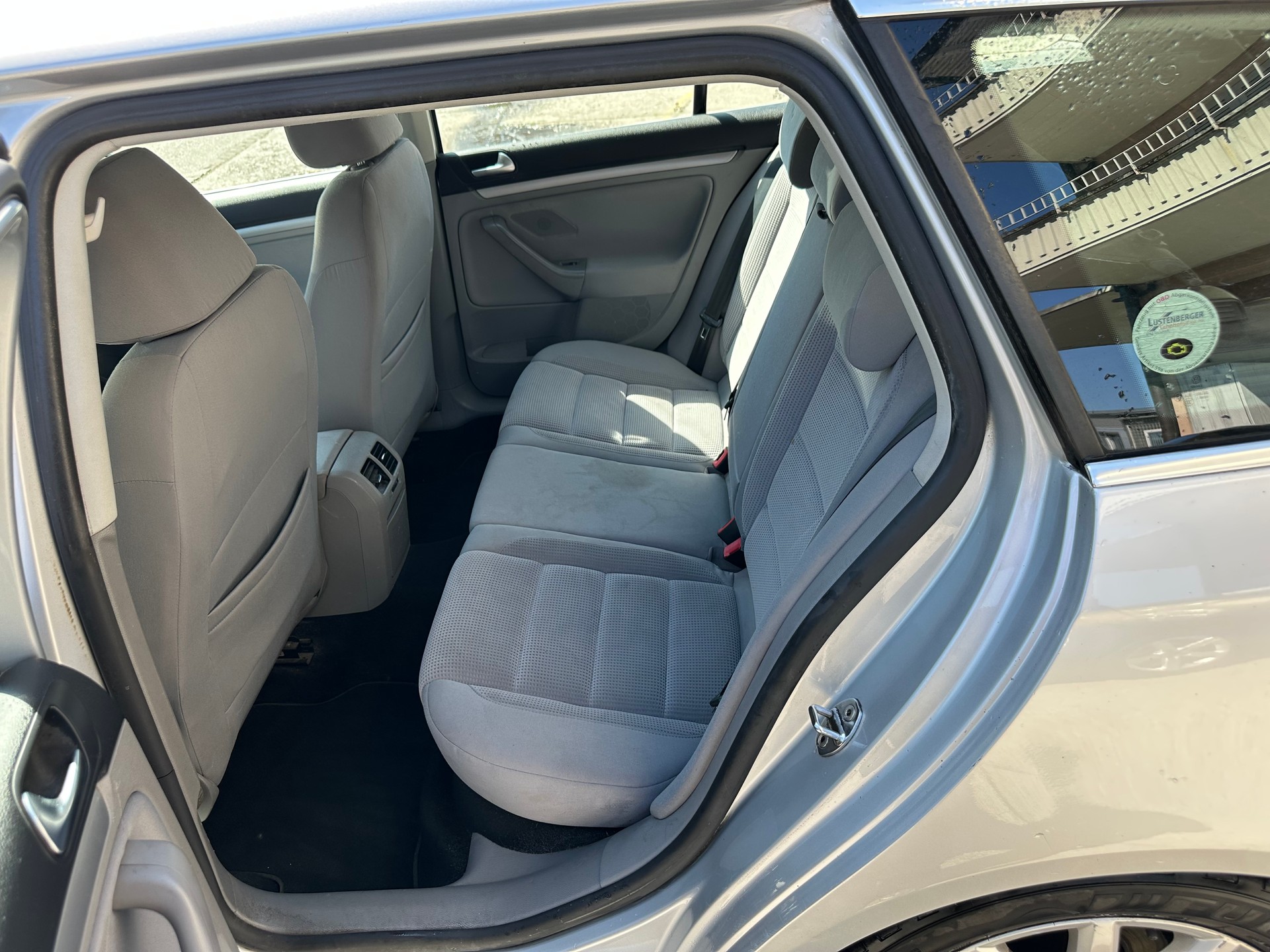 VW Golf Variant 1.9 TDI Comfortline 4Motion-image-7