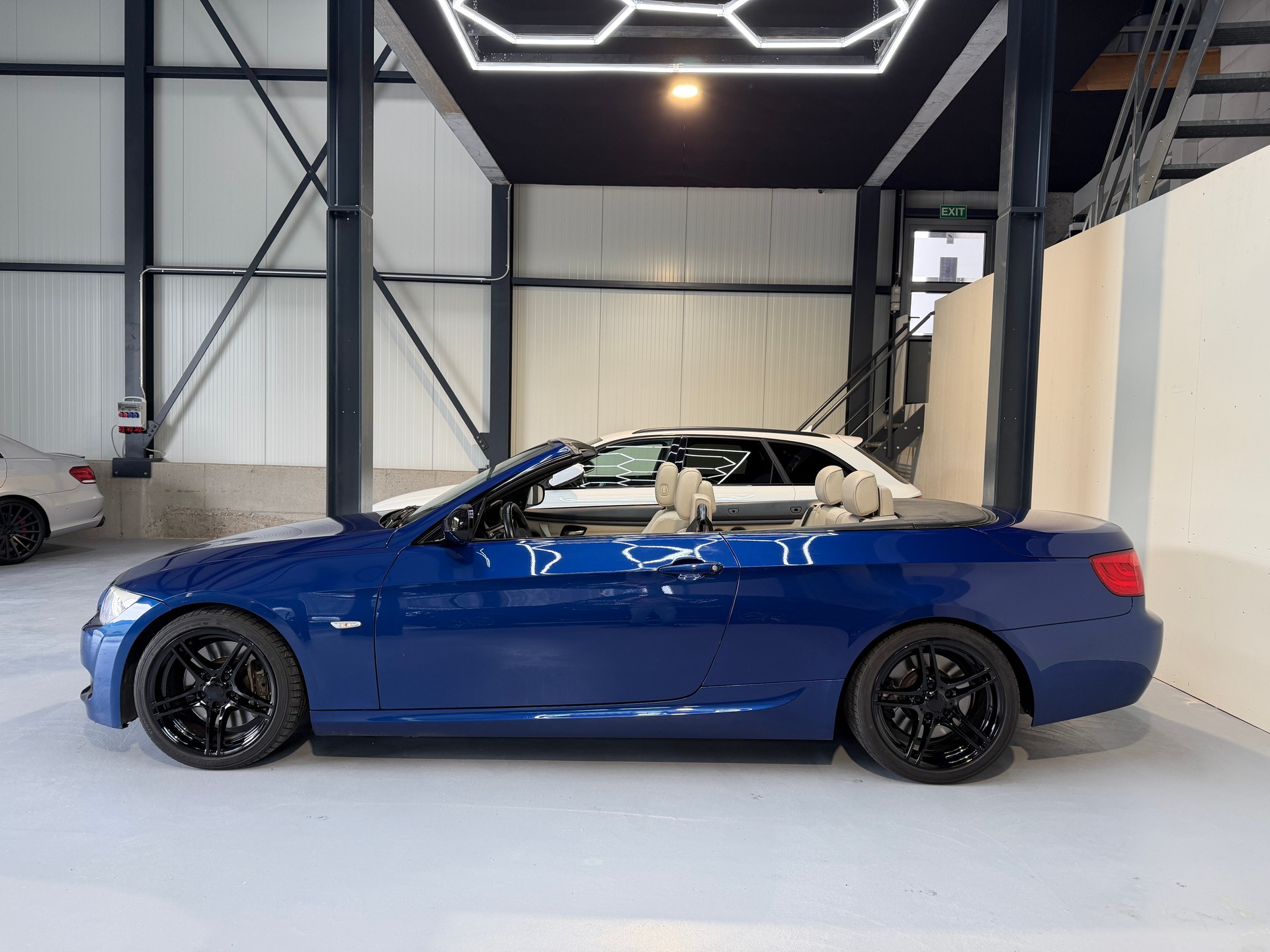 BMW 335i Cabriolet DSG-image-4