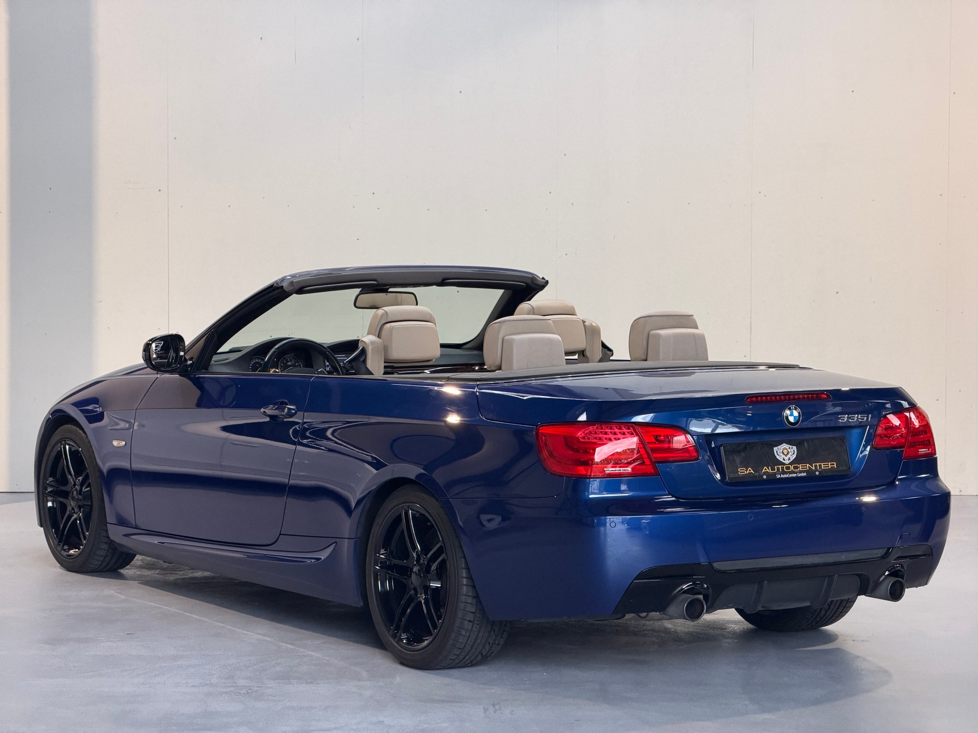 BMW 335i Cabriolet DSG-image-6