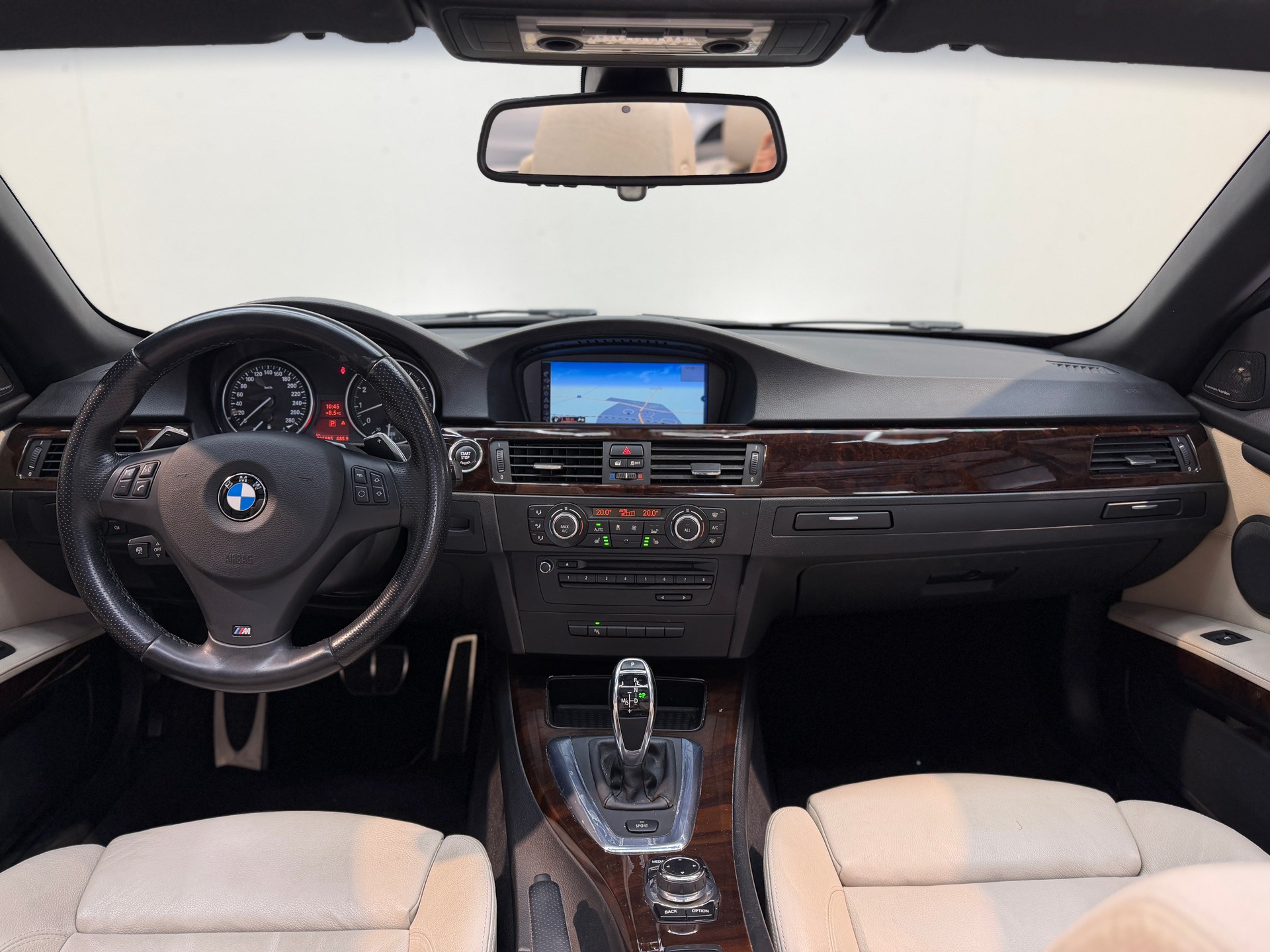 BMW 335i Cabriolet DSG-image-12