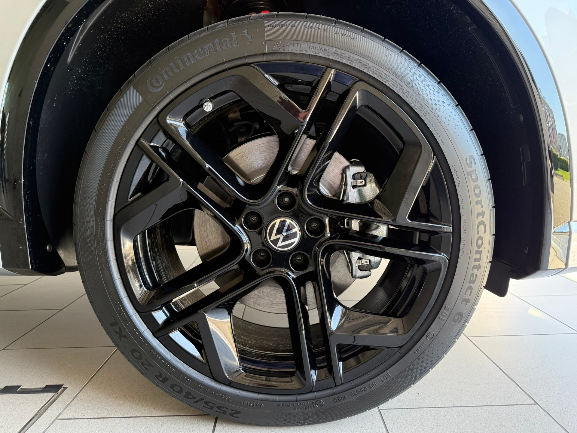VW Tiguan 2.0 TSI DSG R-Line Plus 4Motion-image-15
