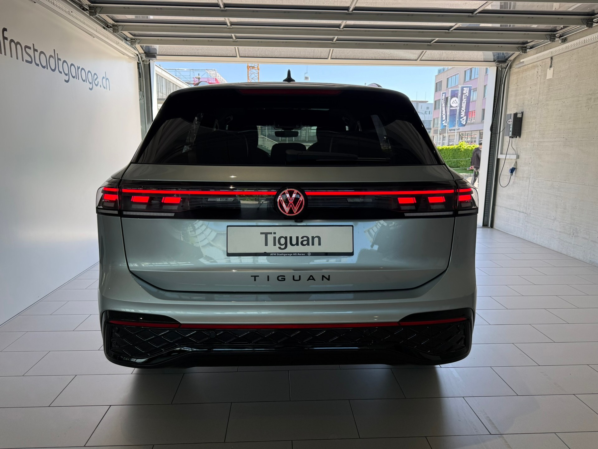 VW Tiguan 2.0 TSI DSG R-Line Plus 4Motion-image-4