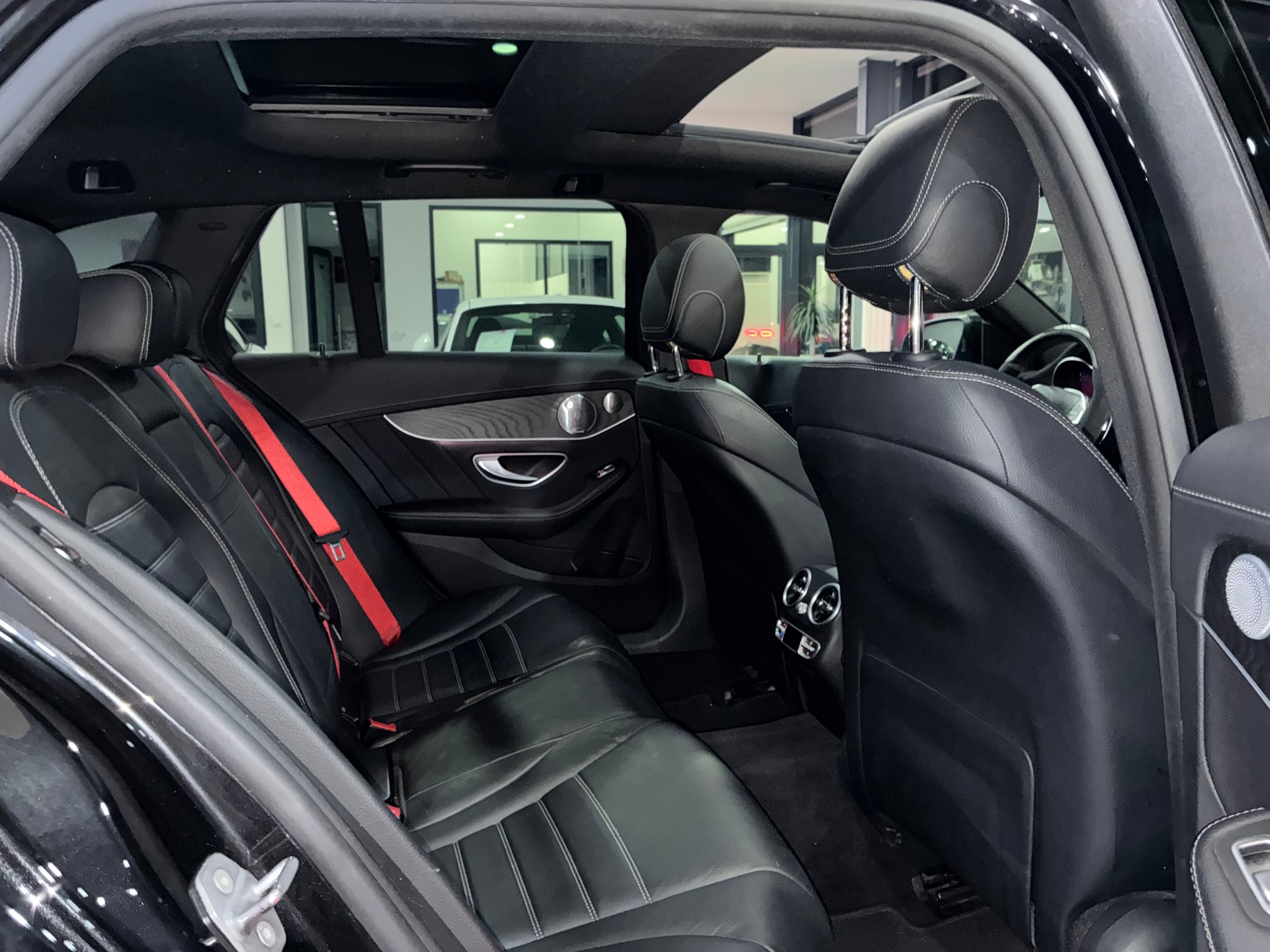 MERCEDES-BENZ C 43 AMG 4Matic 9G-Tronic-image-11