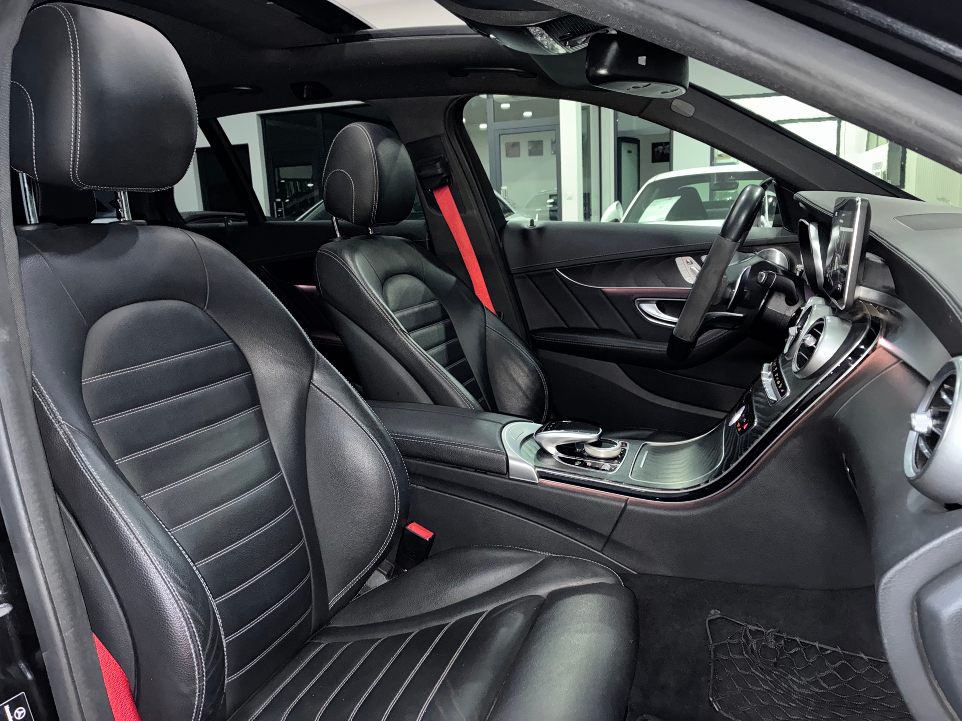 MERCEDES-BENZ C 43 AMG 4Matic 9G-Tronic-image-12