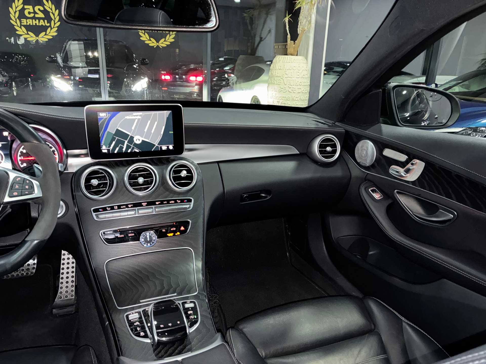 MERCEDES-BENZ C 43 AMG 4Matic 9G-Tronic-image-9