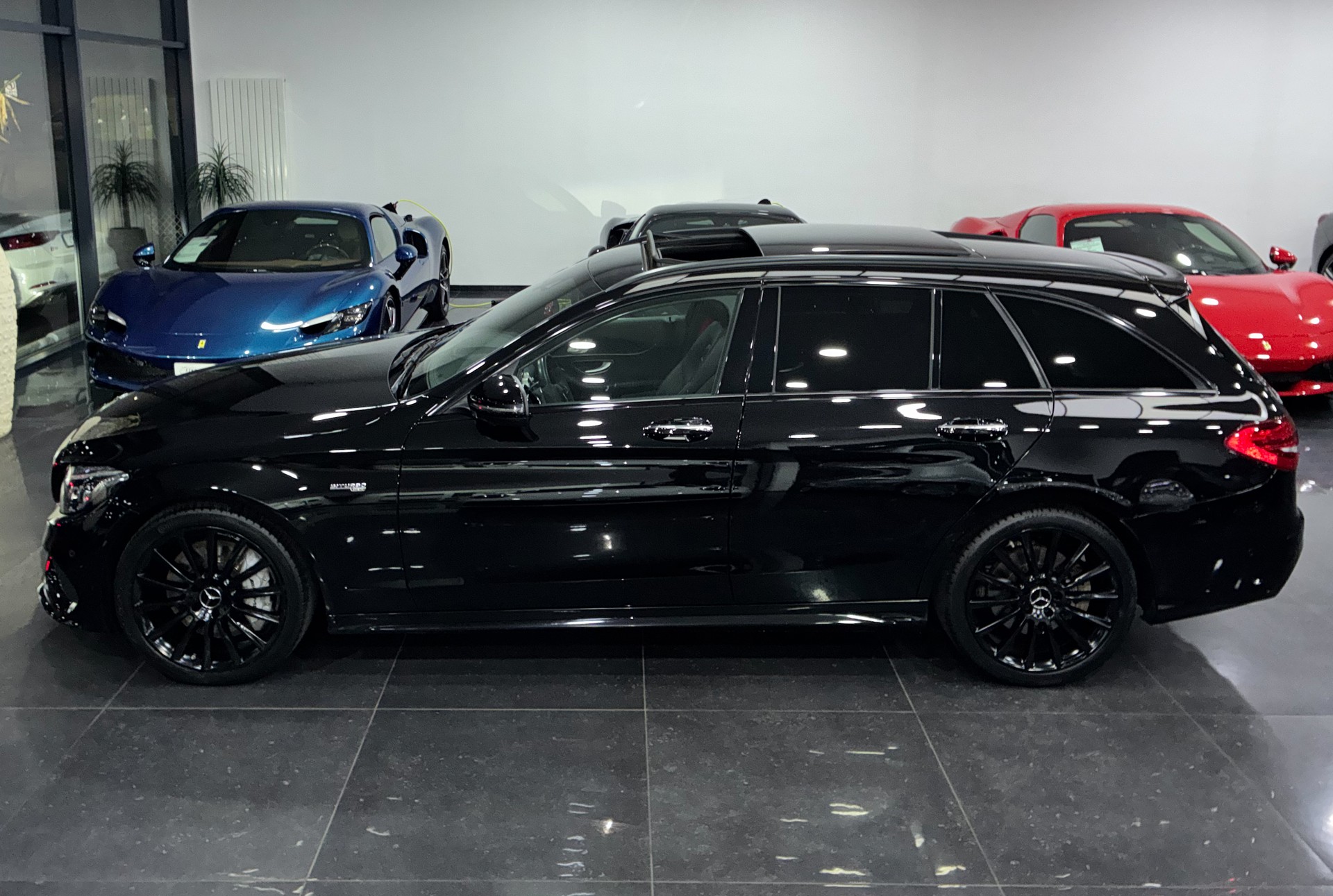 MERCEDES-BENZ C 43 AMG 4Matic 9G-Tronic-image-3