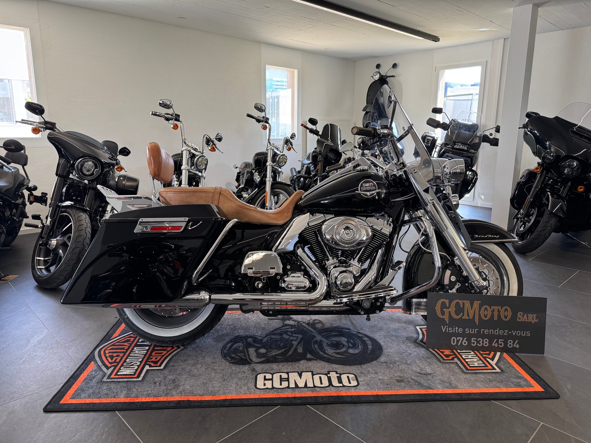 HARLEY-DAVIDSON FLHRC Road King Classic ABS-image-5
