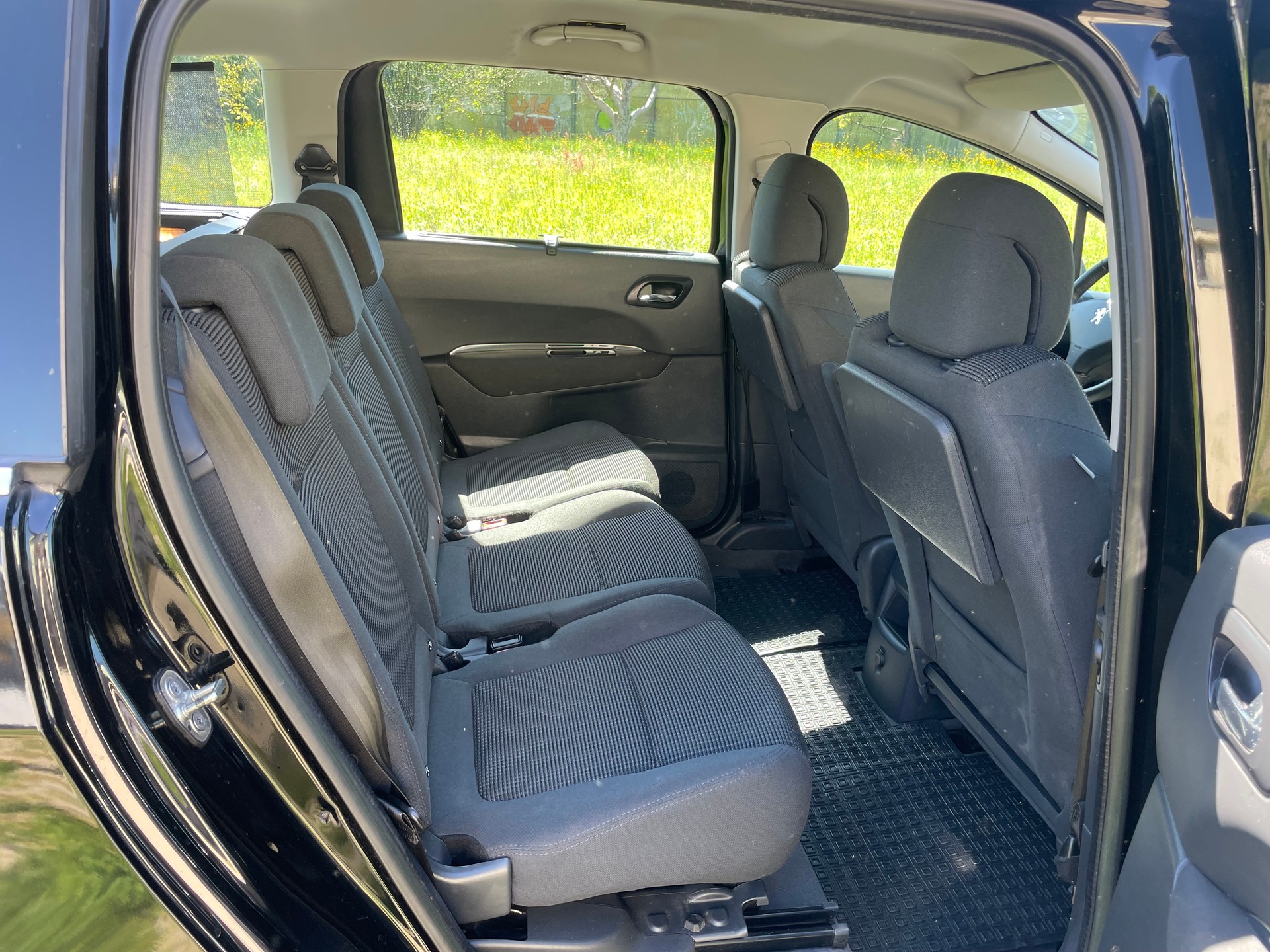 PEUGEOT 5008 1.6 16V VTI Active-image-8