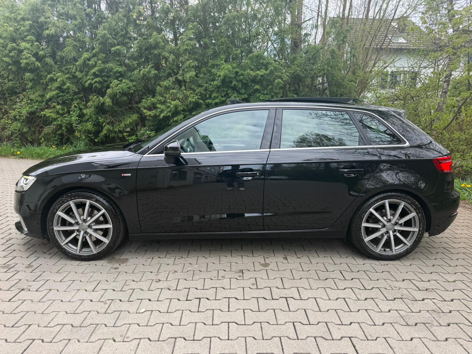 AUDI A3 Sportback 40 TFSI Sport quattro S-tronic-image-1