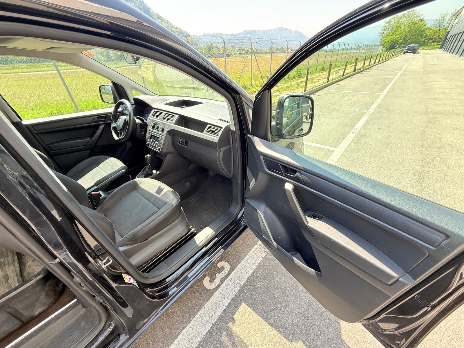 VW CADDY 1.2 TSI BlueMT Entry-image-1