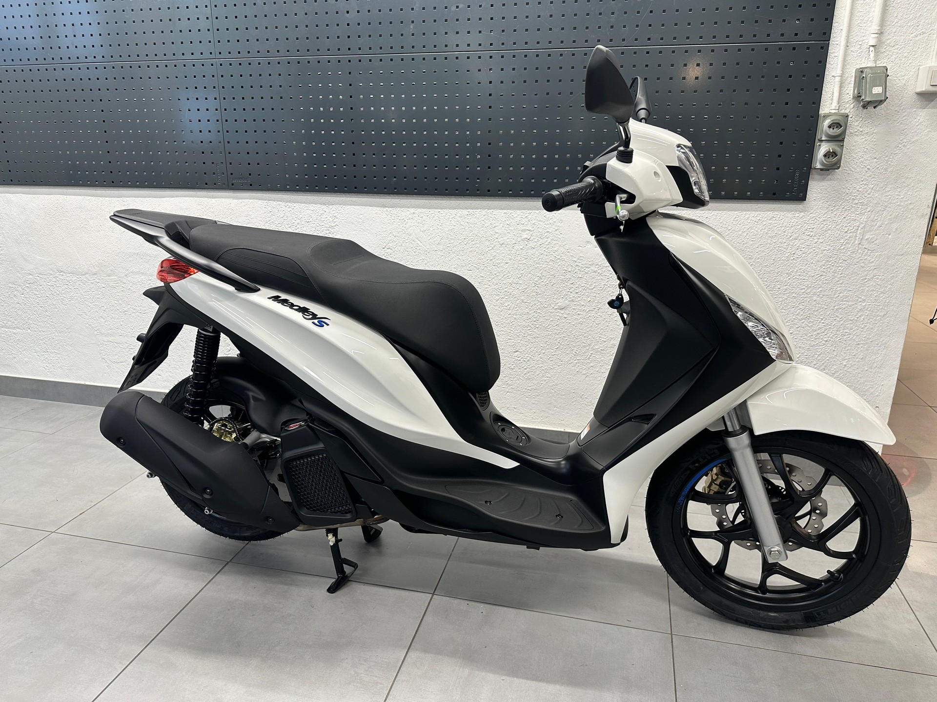 PIAGGIO Medley 125 Sport | Neu | 125cc | City Roller-image-11