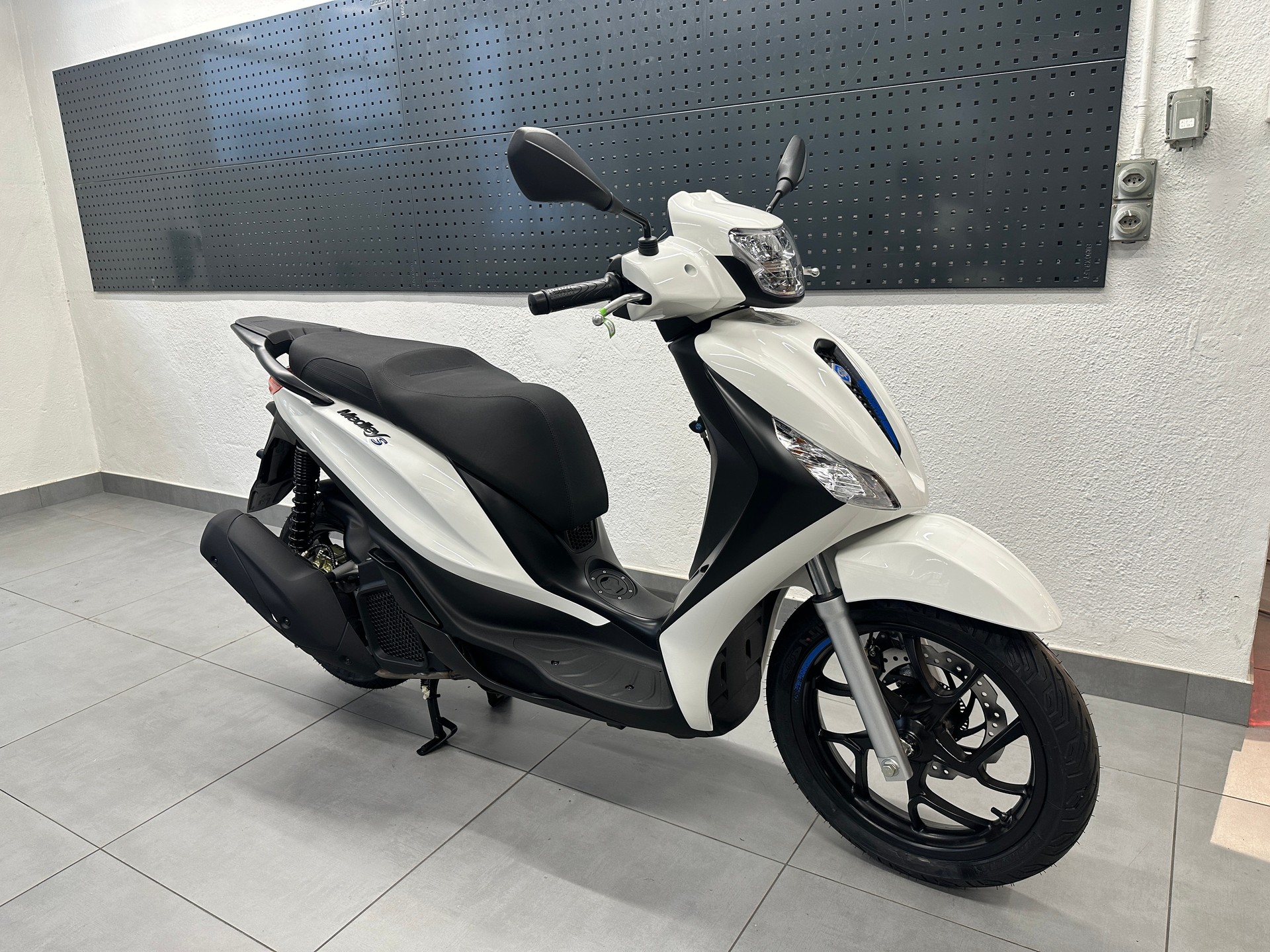 PIAGGIO Medley 125 Sport | Neu | 125cc | City Roller-showroom-element-1