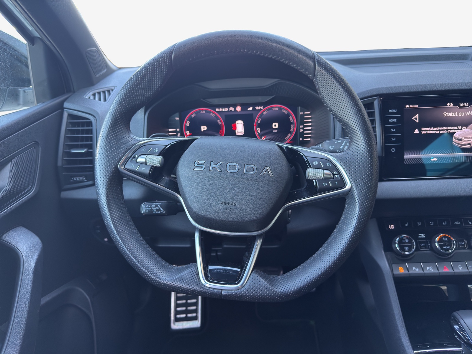 SKODA Karoq 2.0 TSI SportLine 4x4 DSG-image-9