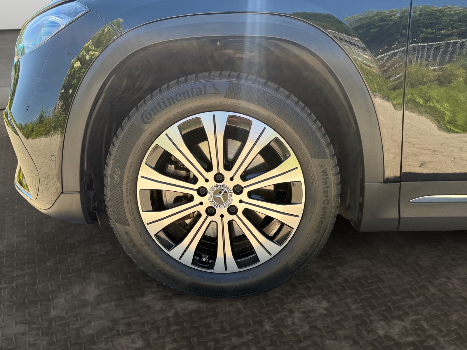 MERCEDES-BENZ EQA 250 AMG Line-image-9