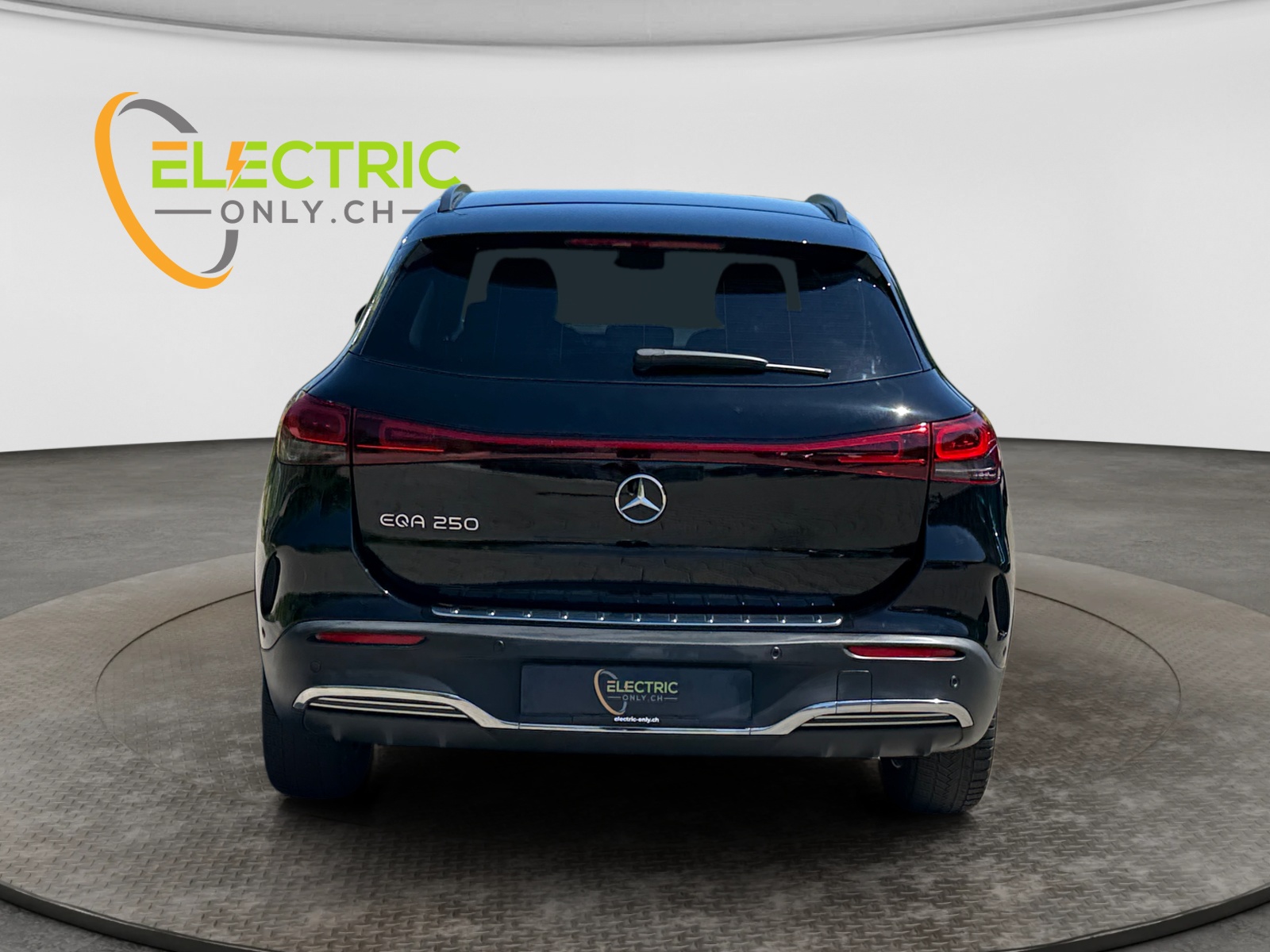 MERCEDES-BENZ EQA 250 AMG Line-image-4