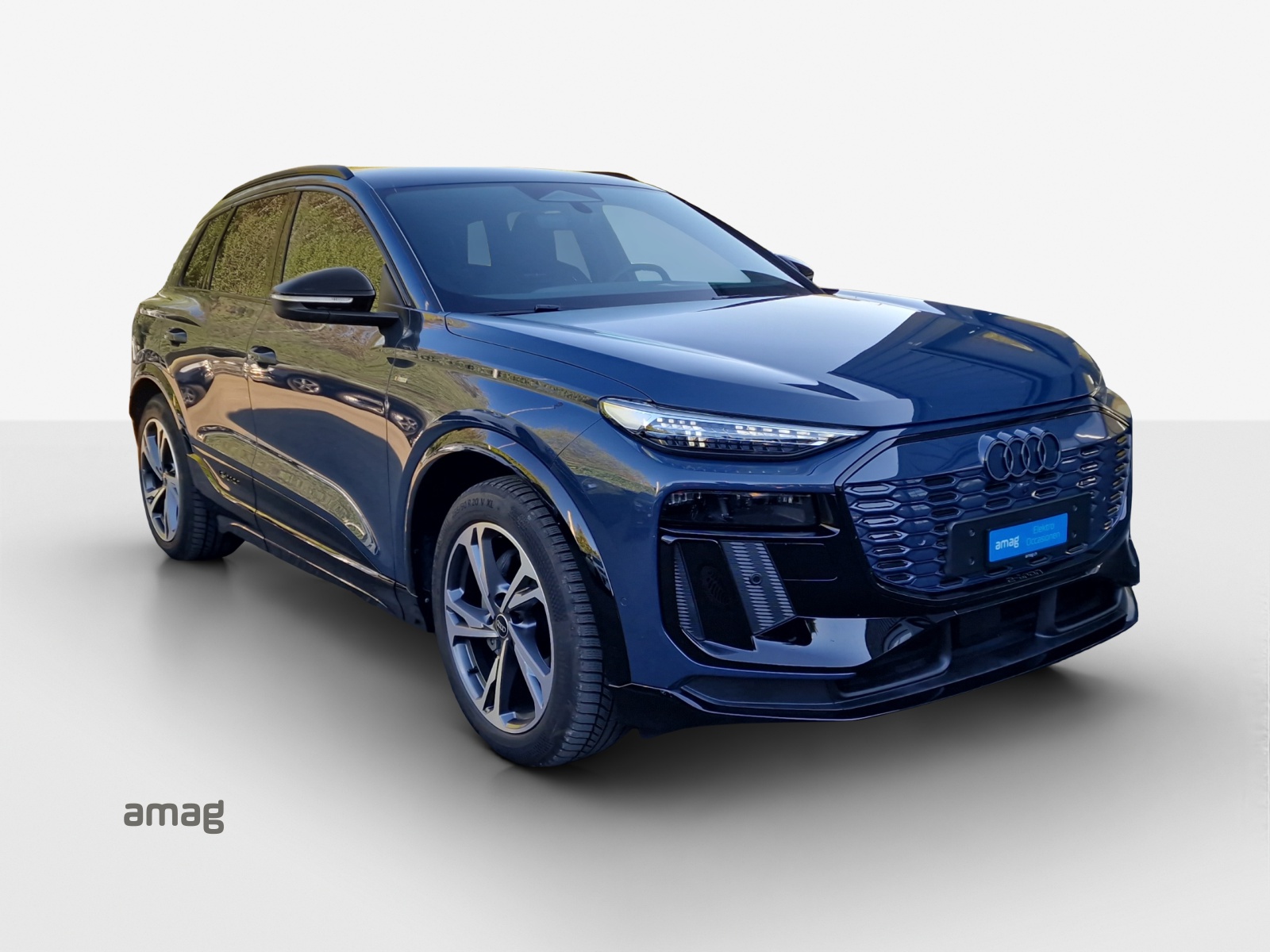 AUDI Q6 e-tron quattro-image-5