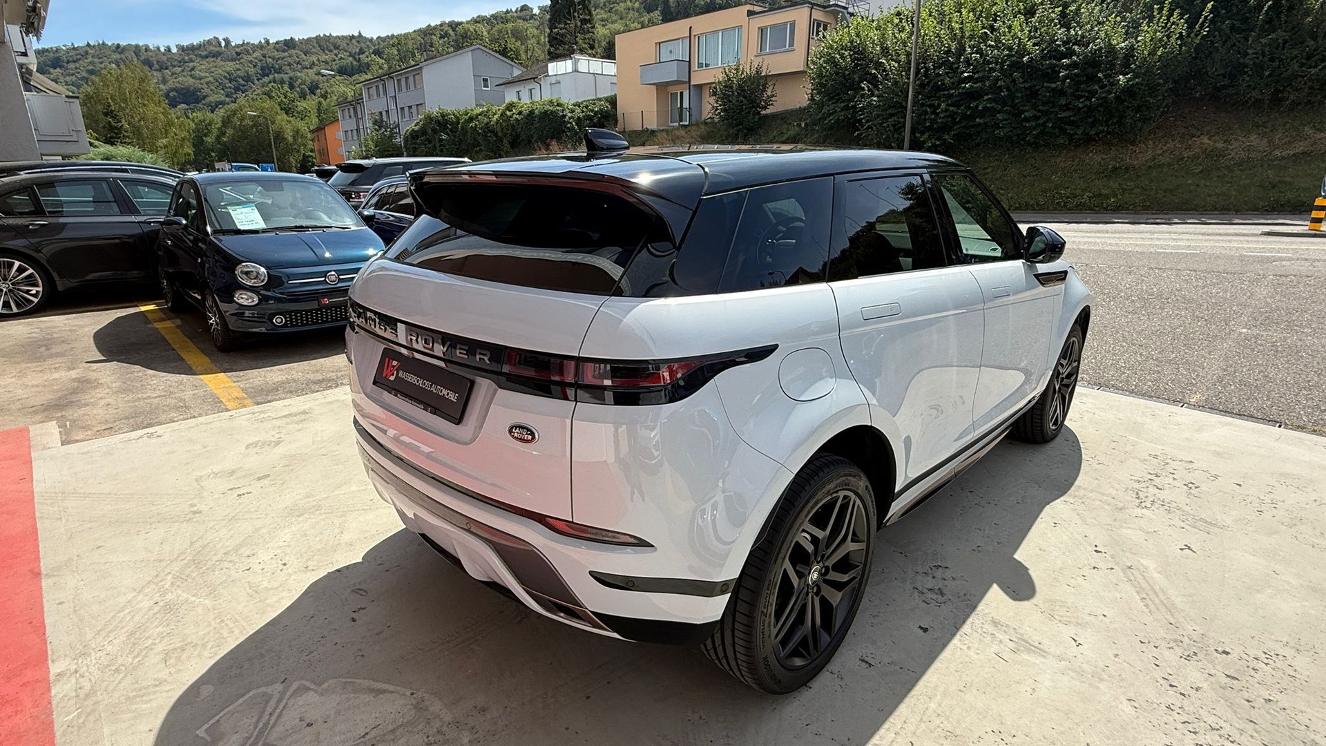 LAND ROVER Range Rover Evoque R-Dyn First Edi P 250 HSE AT9-image-6