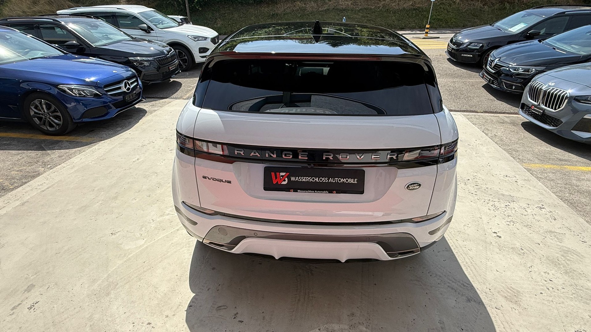 LAND ROVER Range Rover Evoque R-Dyn First Edi P 250 HSE AT9-image-8
