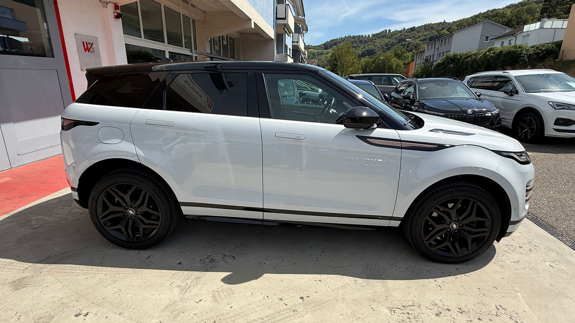 LAND ROVER Range Rover Evoque R-Dyn First Edi P 250 HSE AT9-image-4