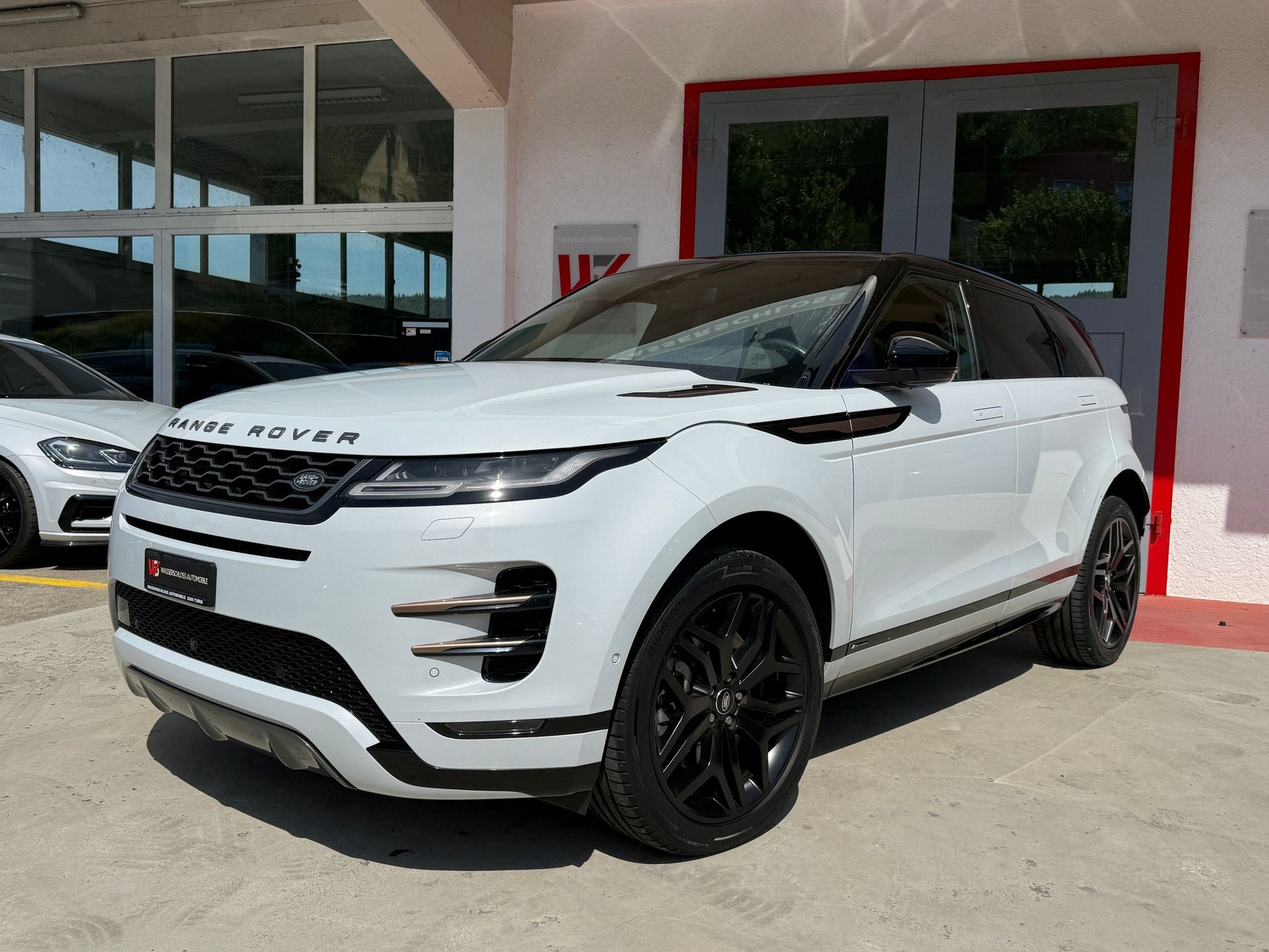LAND ROVER Range Rover Evoque R-Dyn First Edi P 250 HSE AT9-image-0
