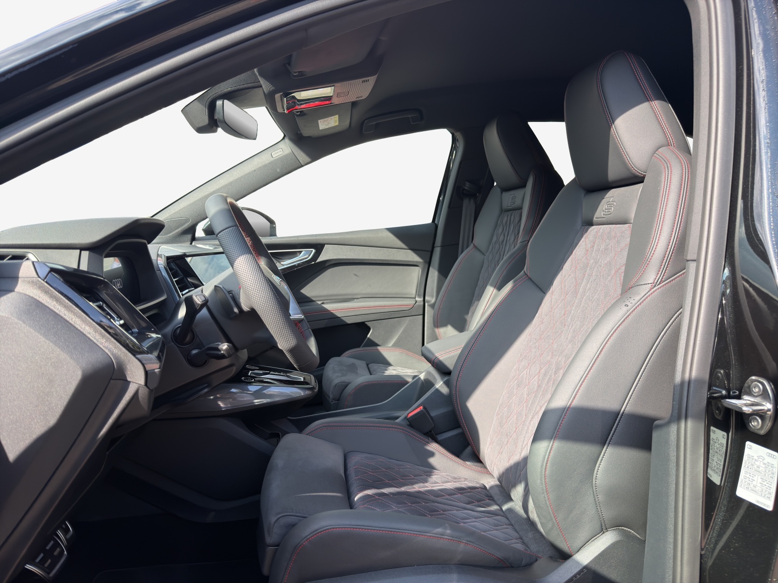AUDI Q4 Sportback e-tron 45 Edition Swiss Ski quattro-image-10