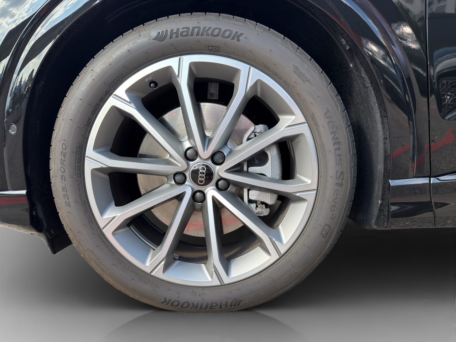 AUDI Q4 Sportback e-tron 45 Edition Swiss Ski quattro-image-2