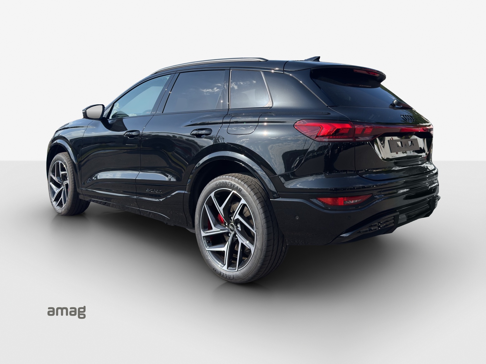 AUDI SQ6 e-tron quattro-image-2