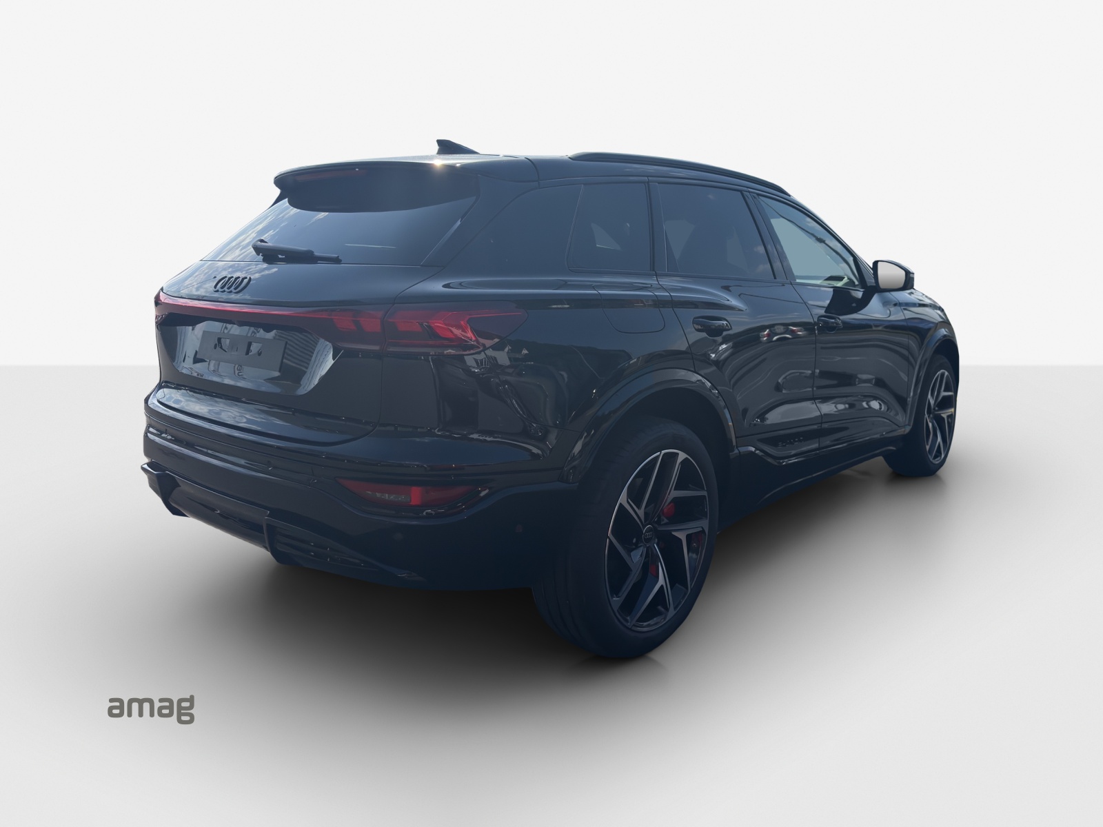 AUDI SQ6 e-tron quattro-image-4