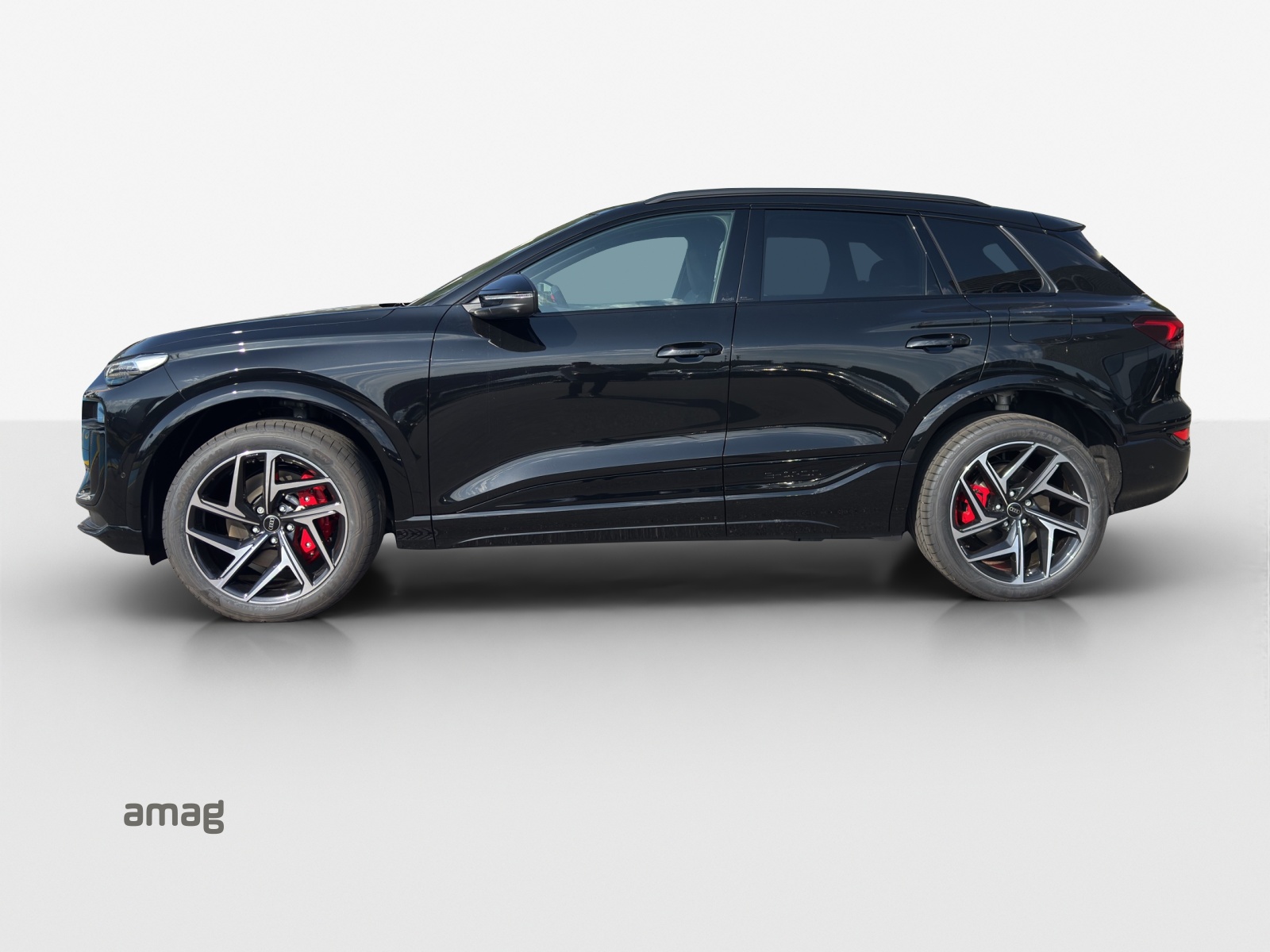 AUDI SQ6 e-tron quattro-image-1