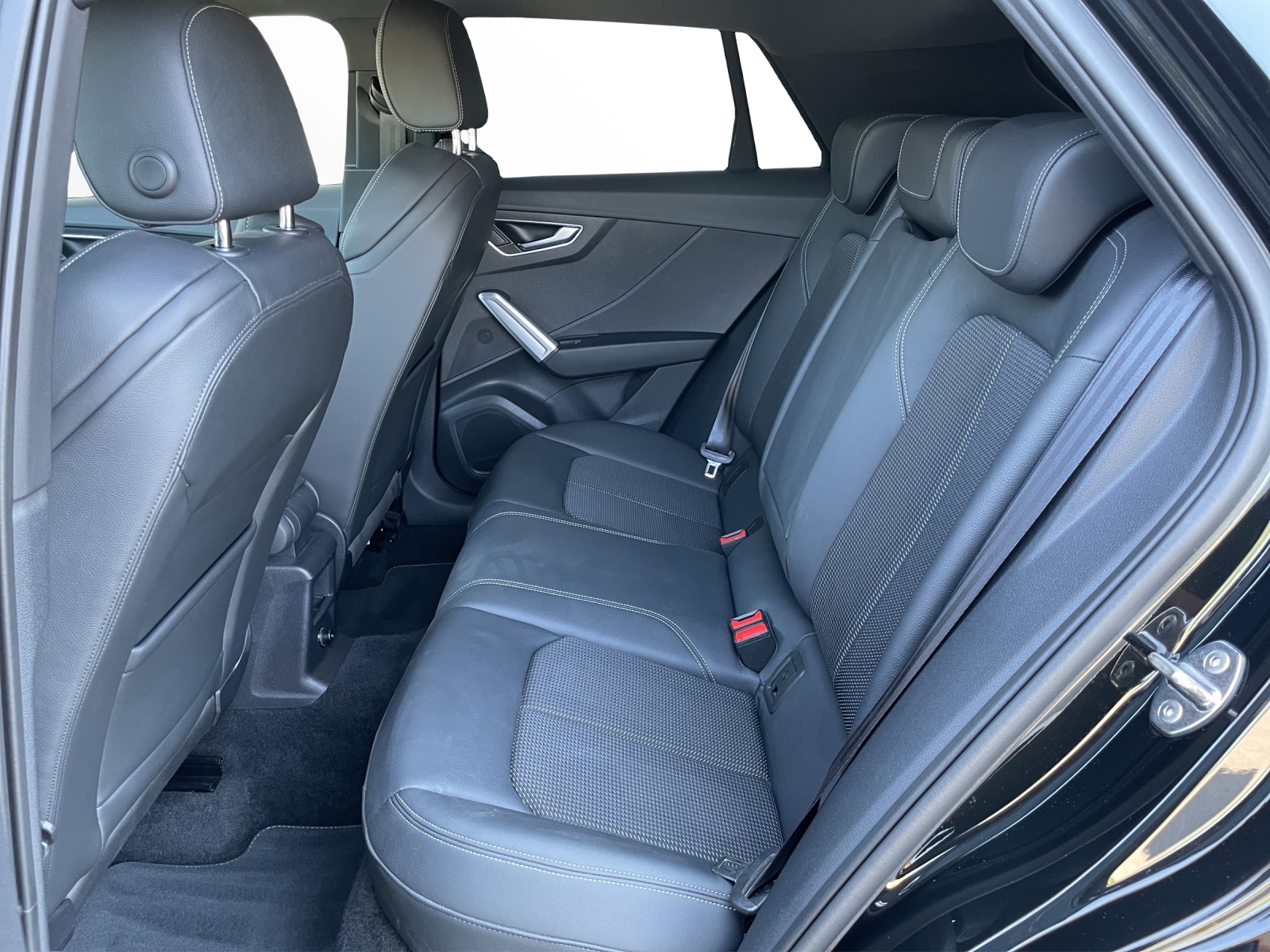 AUDI Q2 35 TFSI S line S-tronic-image-13