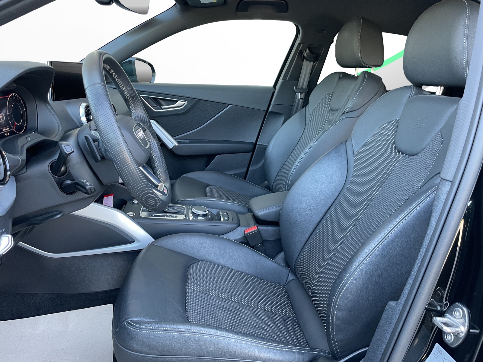 AUDI Q2 35 TFSI S line S-tronic-image-6