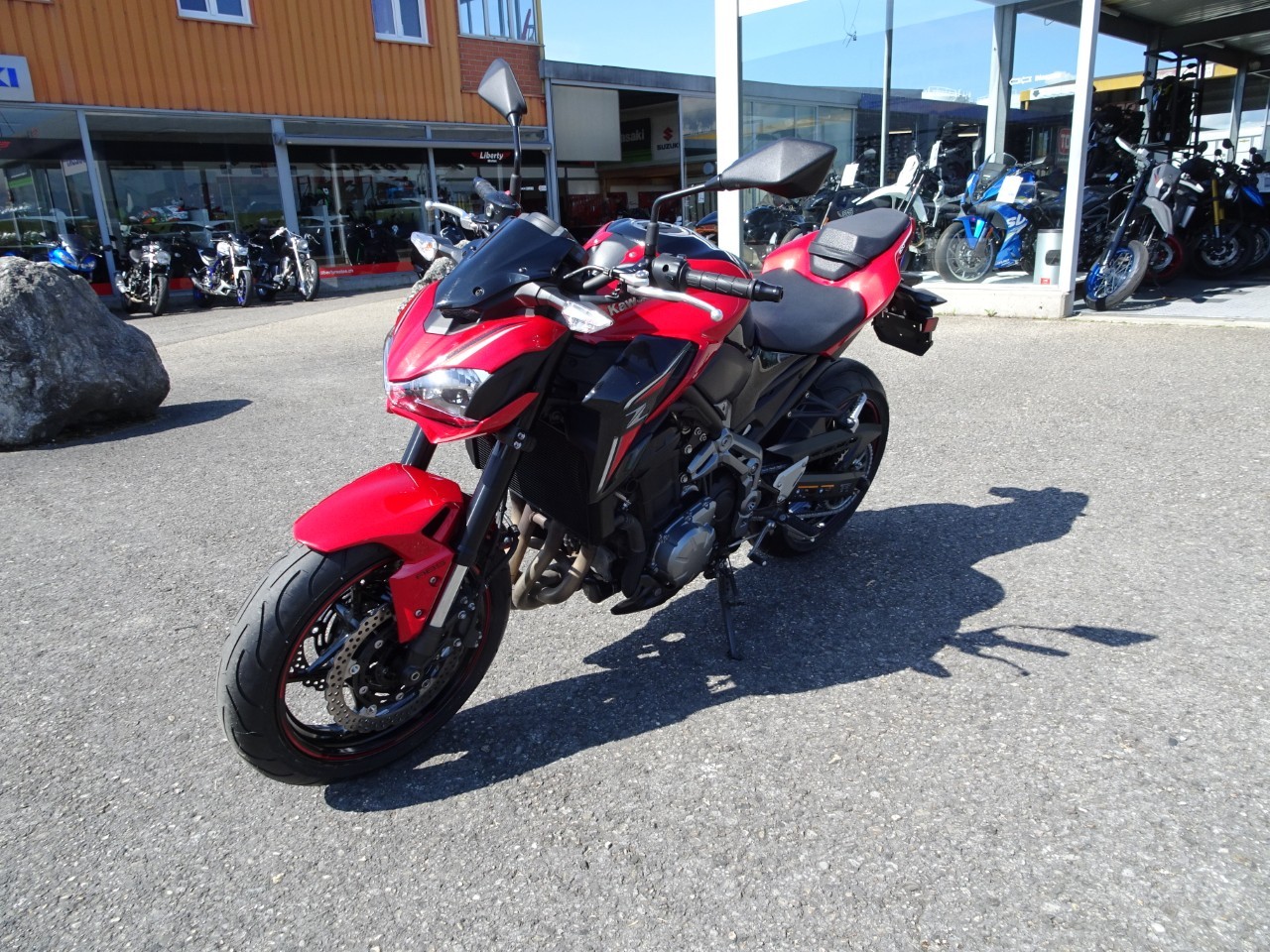 KAWASAKI Z 900-showroom-element-3