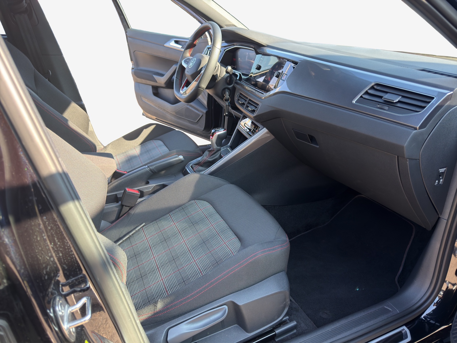 VW Polo 2.0 TSI GTI DSG-image-14
