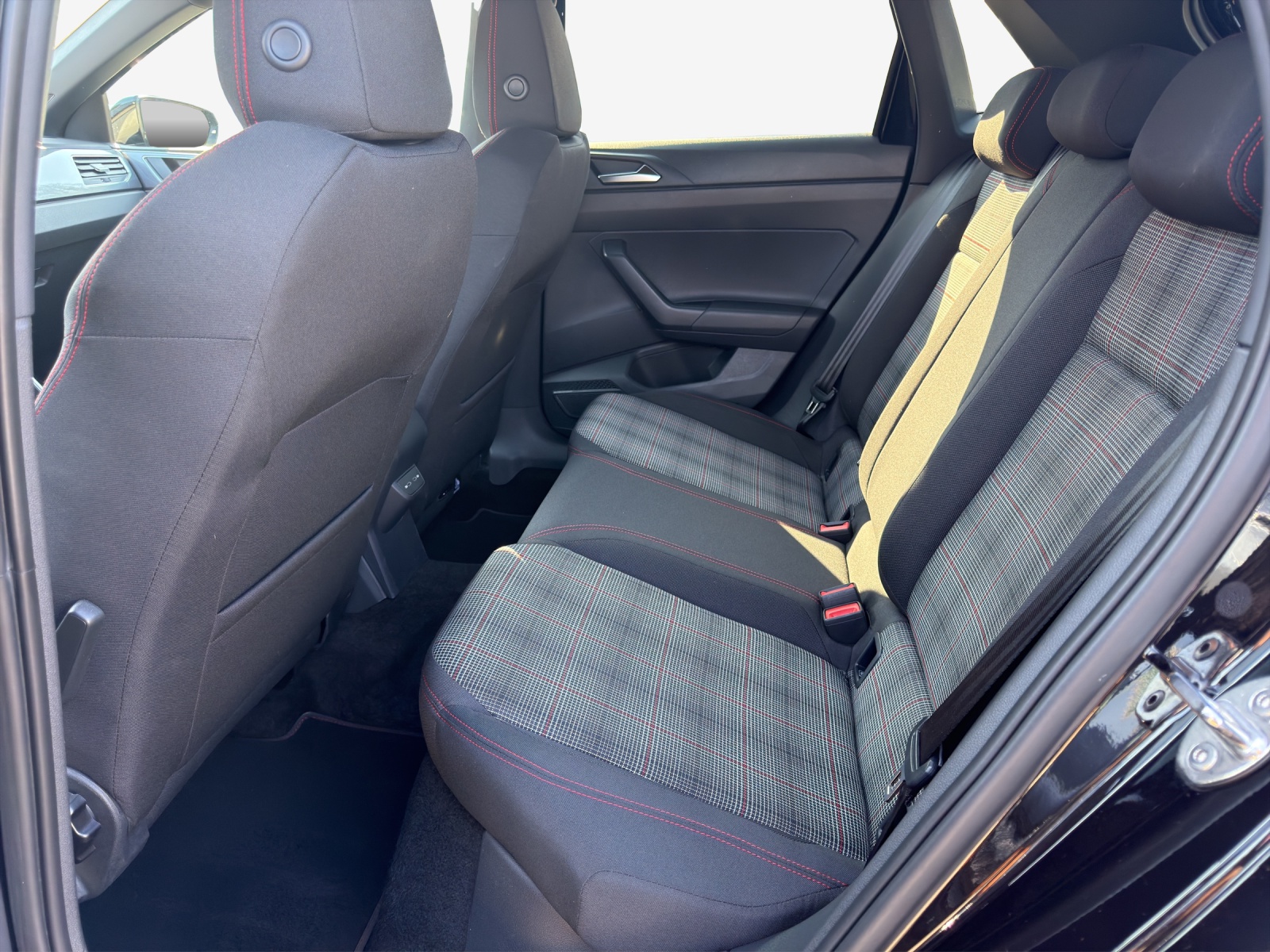VW Polo 2.0 TSI GTI DSG-image-11