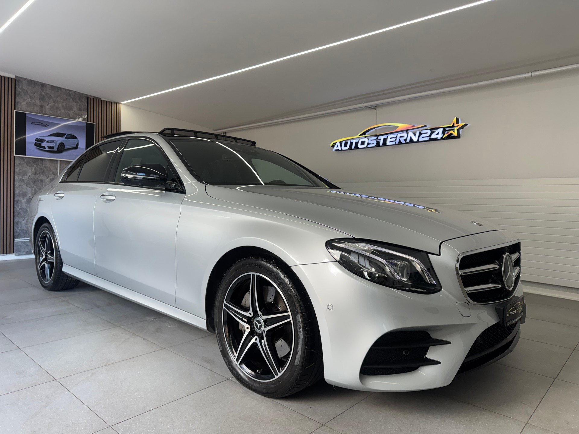 MERCEDES-BENZ E 220d Swiss Star AMG Line 4Matic 9G-Tronic*CH-Fahrzeug*Panoramadach*Frisch MFK*-image-1