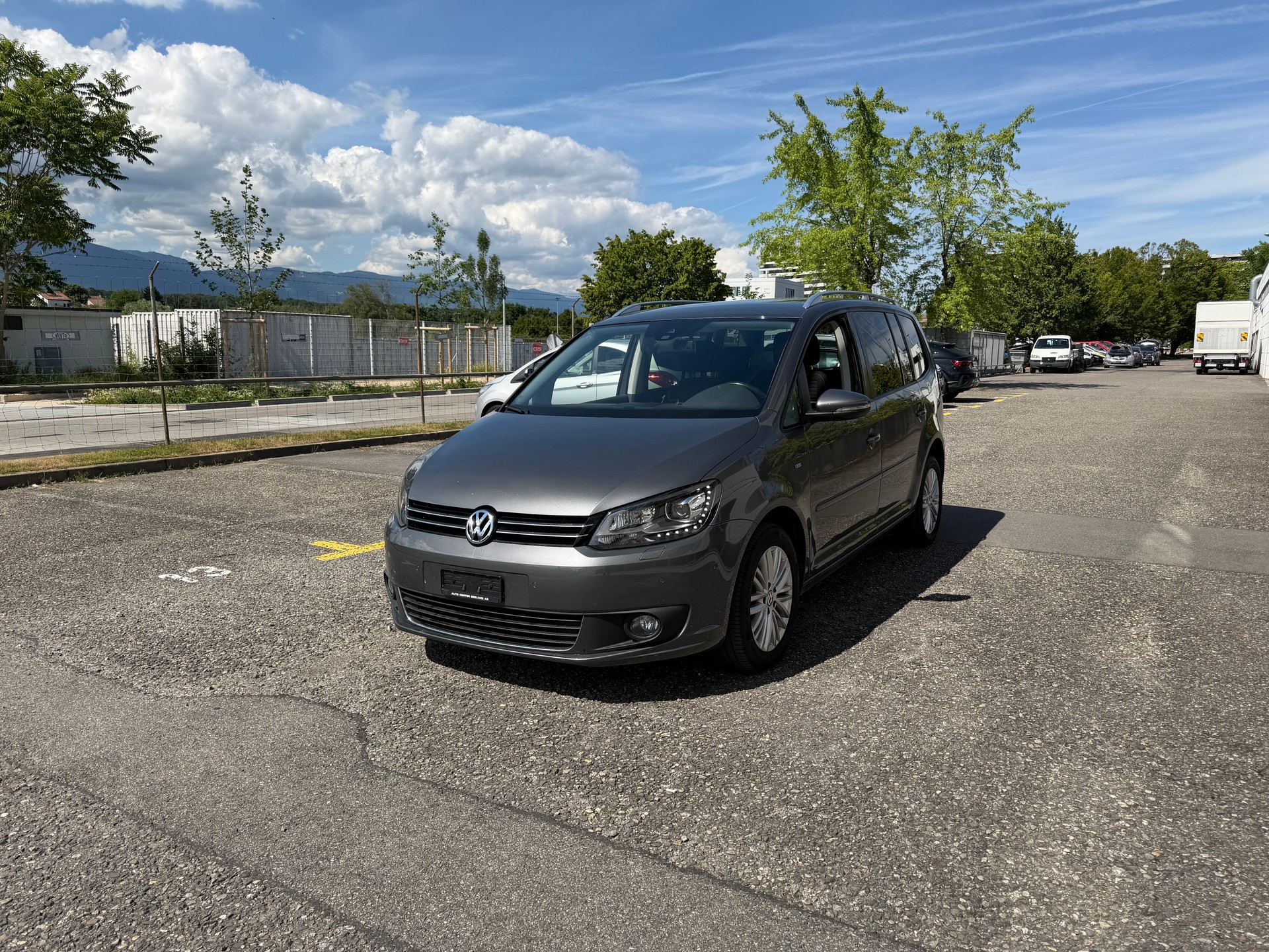 VW Touran 2.0TDI Highline DSG 7 places-image-0