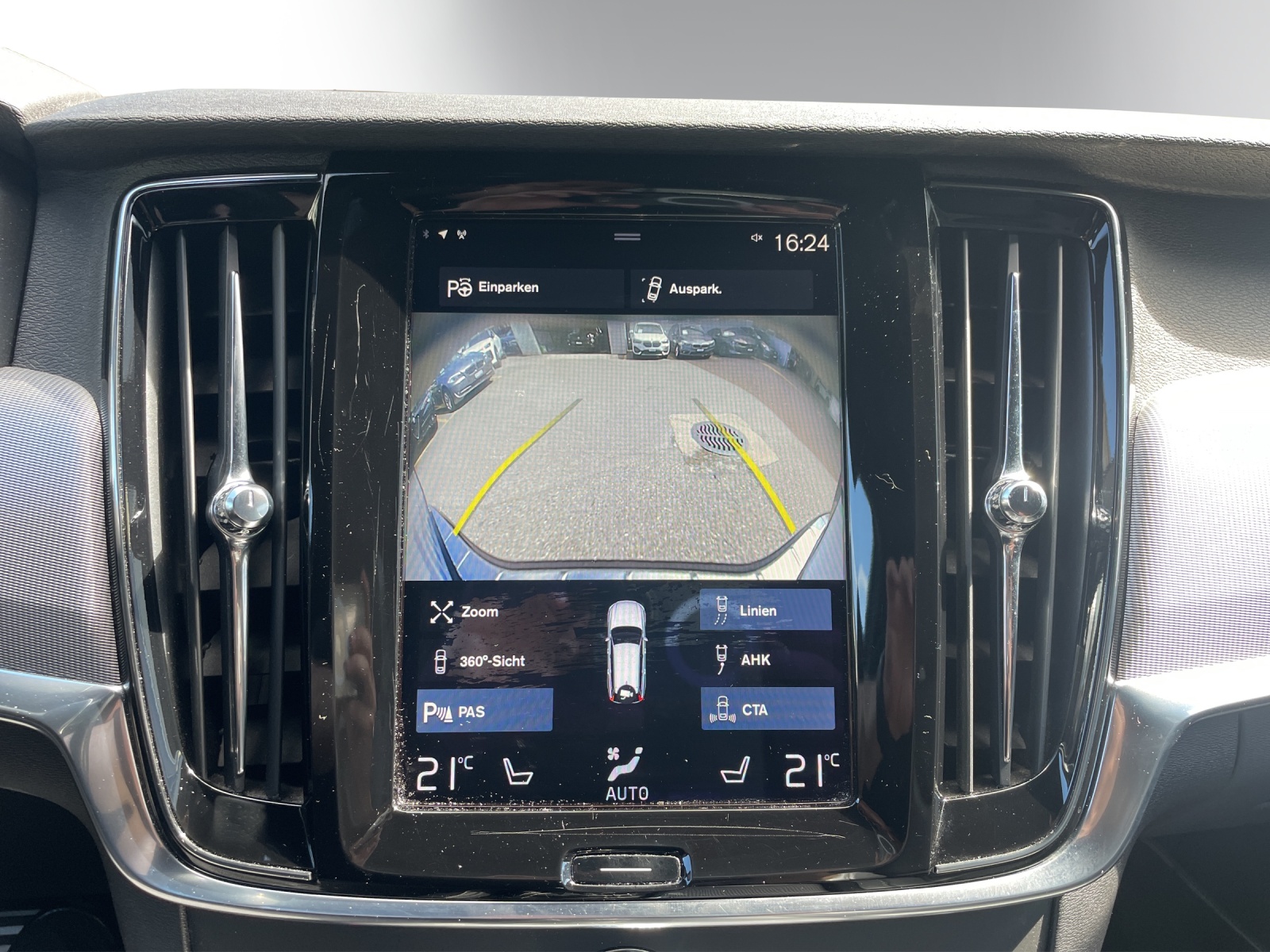 VOLVO V90 D4 AWD R-Design Geartronic-image-17