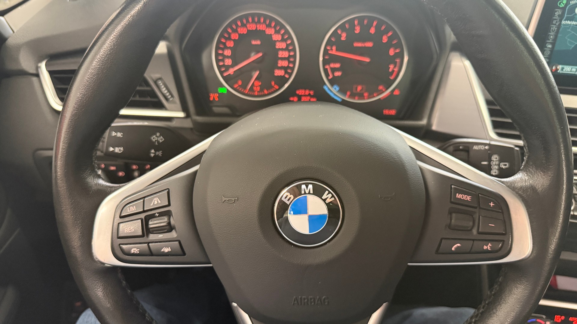 BMW 225i xDrive Active Tourer Steptronic, frisch ab MFK, BMW Service, 4X4, Abstandregler, Leder, DAB, SHD, 1 J. 20000km Garantie-image-18