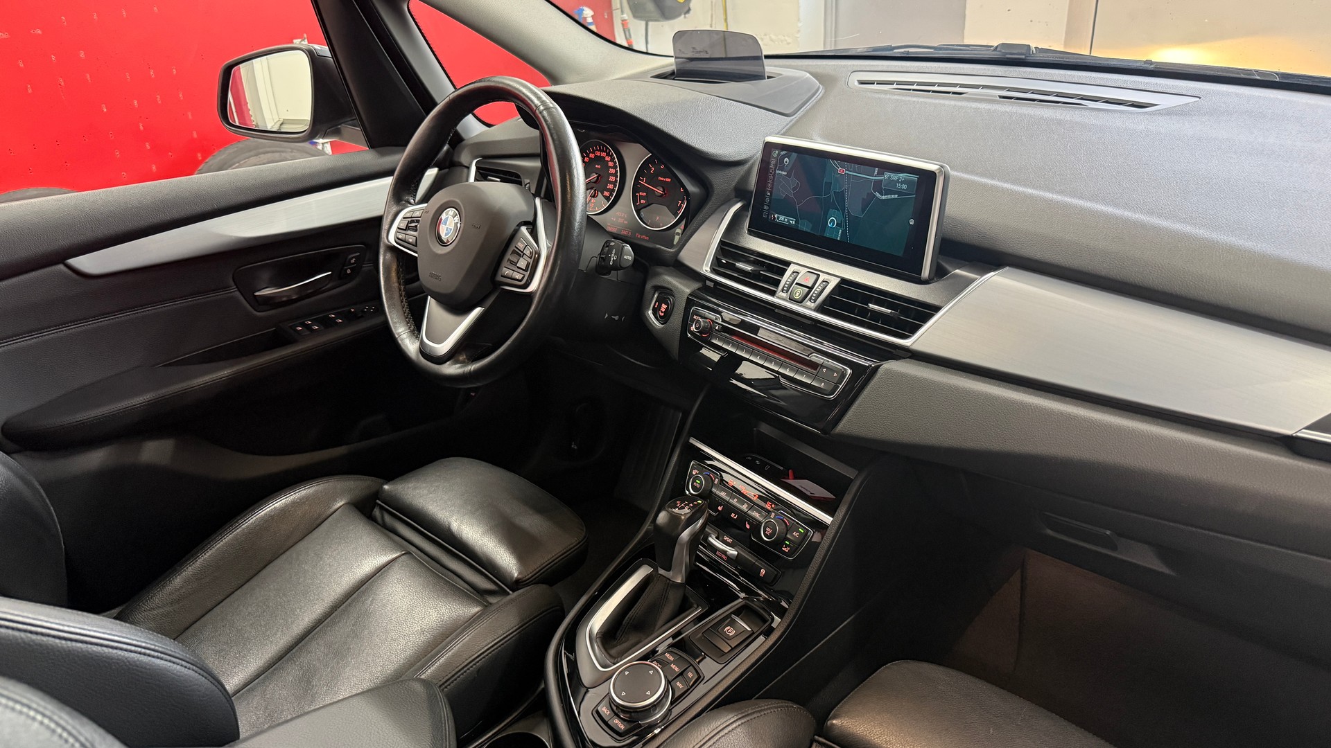 BMW 225i xDrive Active Tourer Steptronic, frisch ab MFK, BMW Service, 4X4, Abstandregler, Leder, DAB, SHD, 1 J. 20000km Garantie-image-15