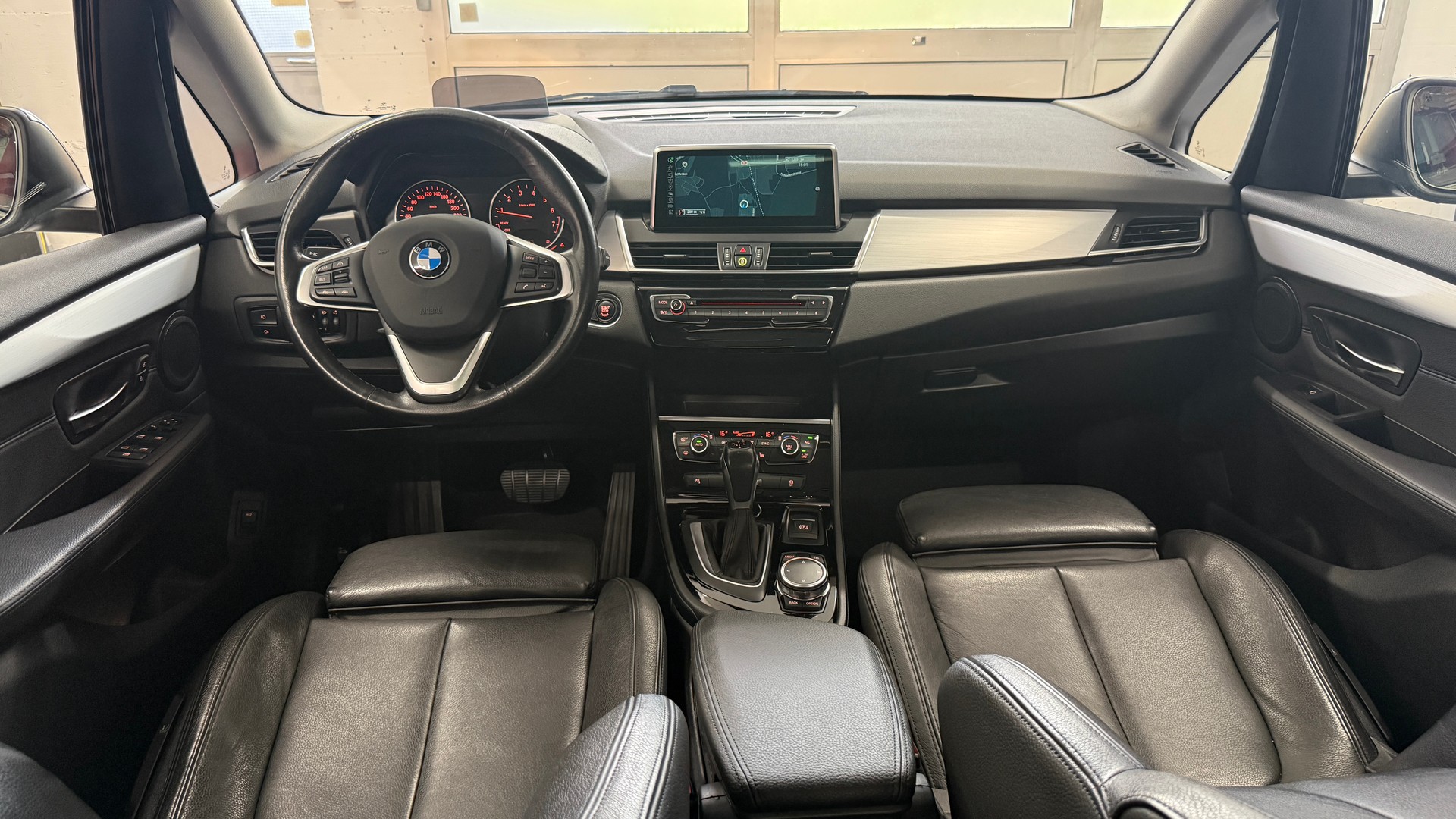 BMW 225i xDrive Active Tourer Steptronic, frisch ab MFK, BMW Service, 4X4, Abstandregler, Leder, DAB, SHD, 1 J. 20000km Garantie-image-16