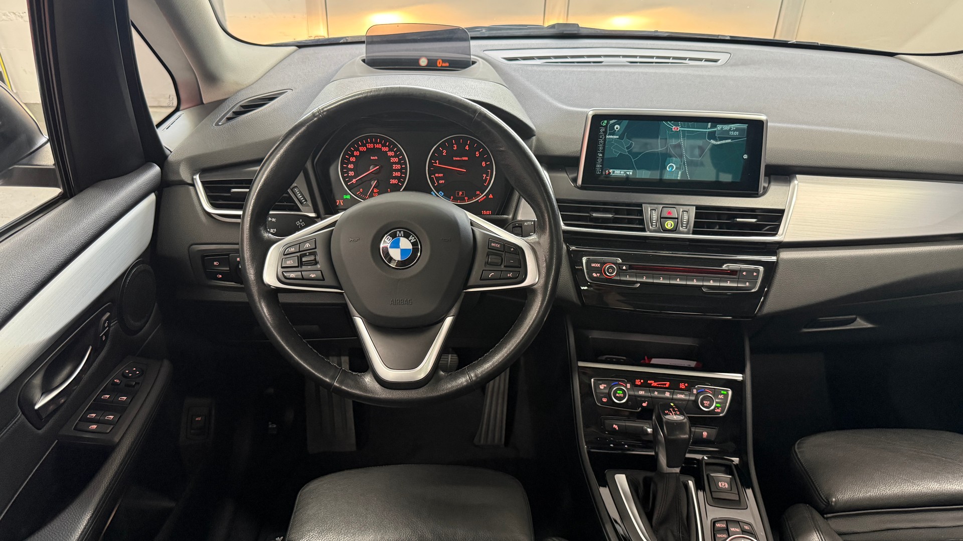 BMW 225i xDrive Active Tourer Steptronic, frisch ab MFK, BMW Service, 4X4, Abstandregler, Leder, DAB, SHD, 1 J. 20000km Garantie-image-17