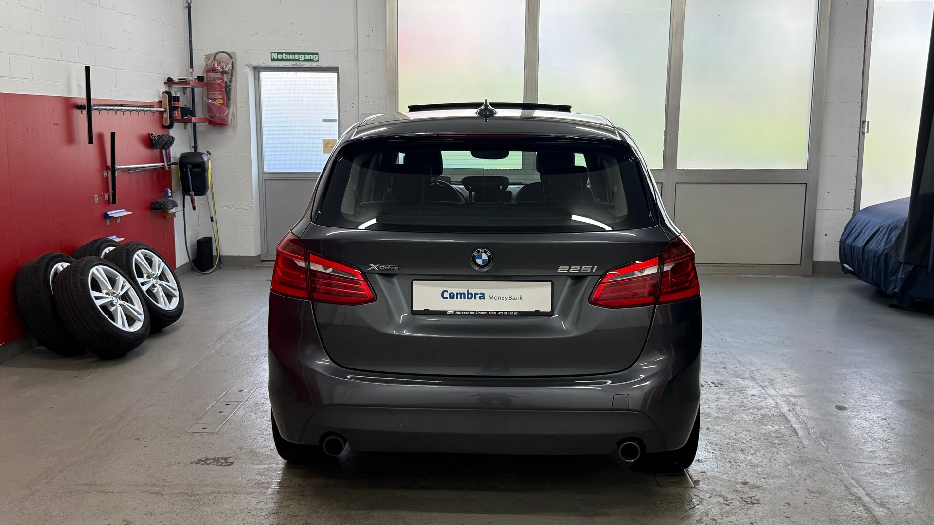 BMW 225i xDrive Active Tourer Steptronic, frisch ab MFK, BMW Service, 4X4, Abstandregler, Leder, DAB, SHD, 1 J. 20000km Garantie-image-4