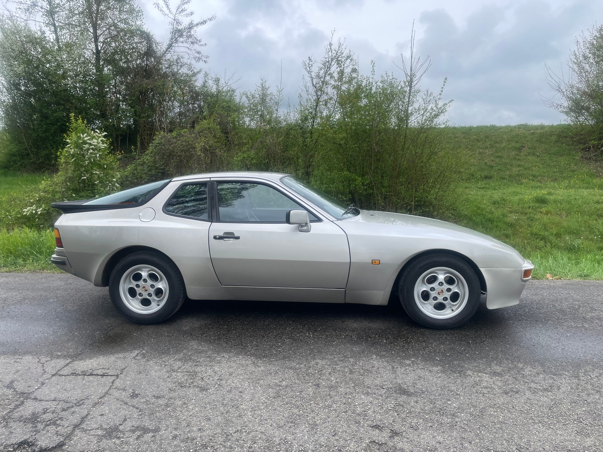 PORSCHE 944-image-0