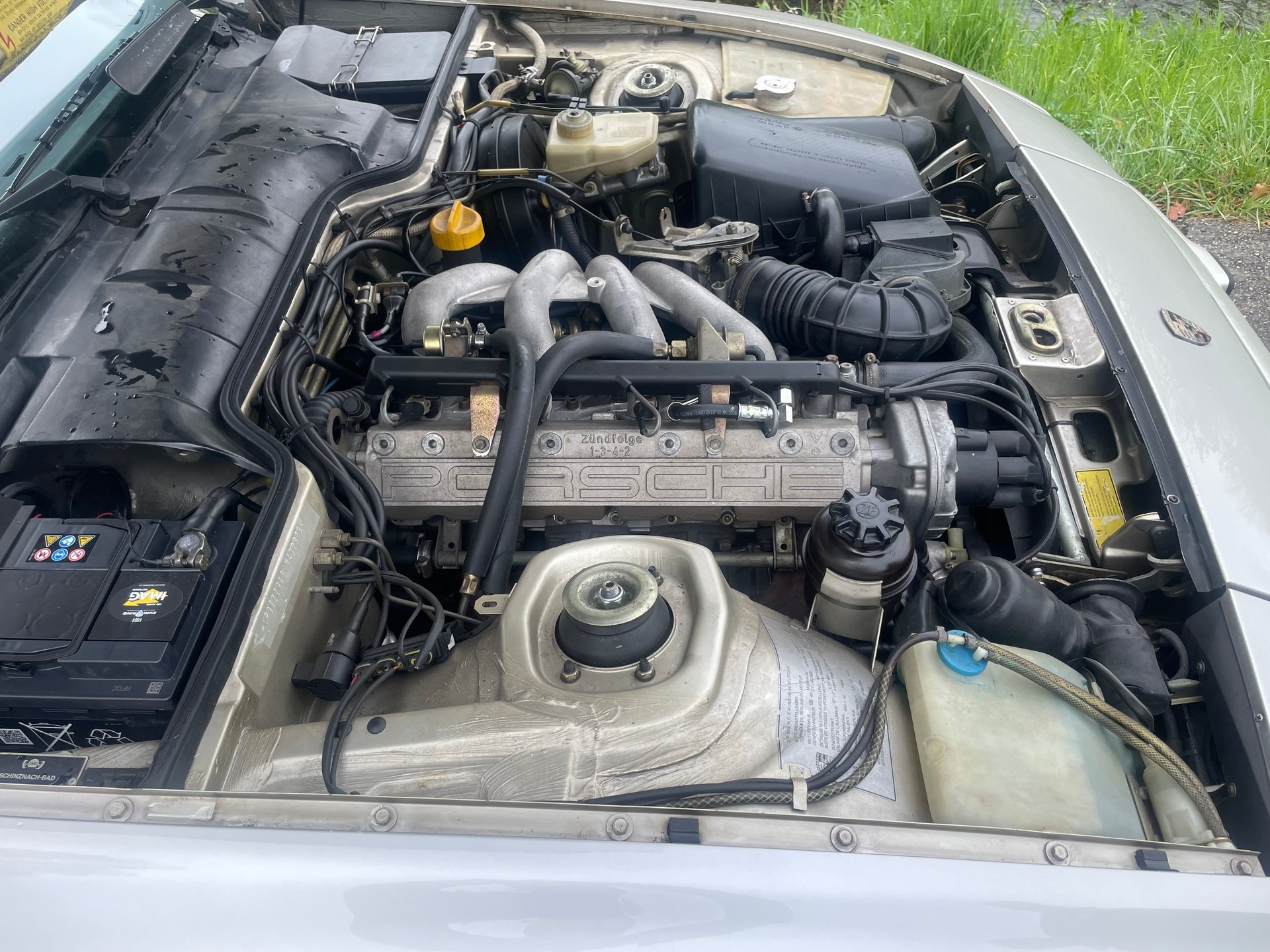 PORSCHE 944-image-11
